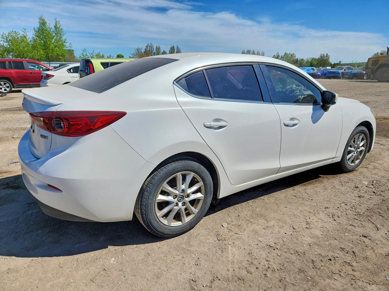 2015 Mazda Mazda 3 White vin: 3MZBM1V74FM140600