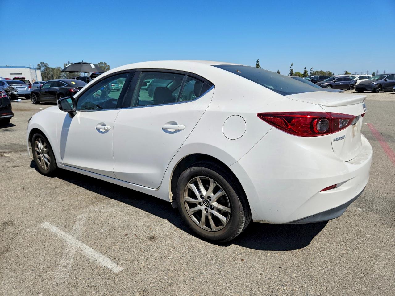 2015 Mazda 3 Touring White vin: 3MZBM1V75FM135387