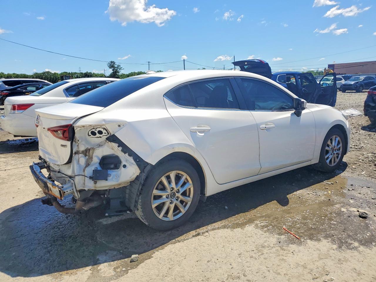 2015 Mazda 3 Touring White vin: 3MZBM1V75FM163643
