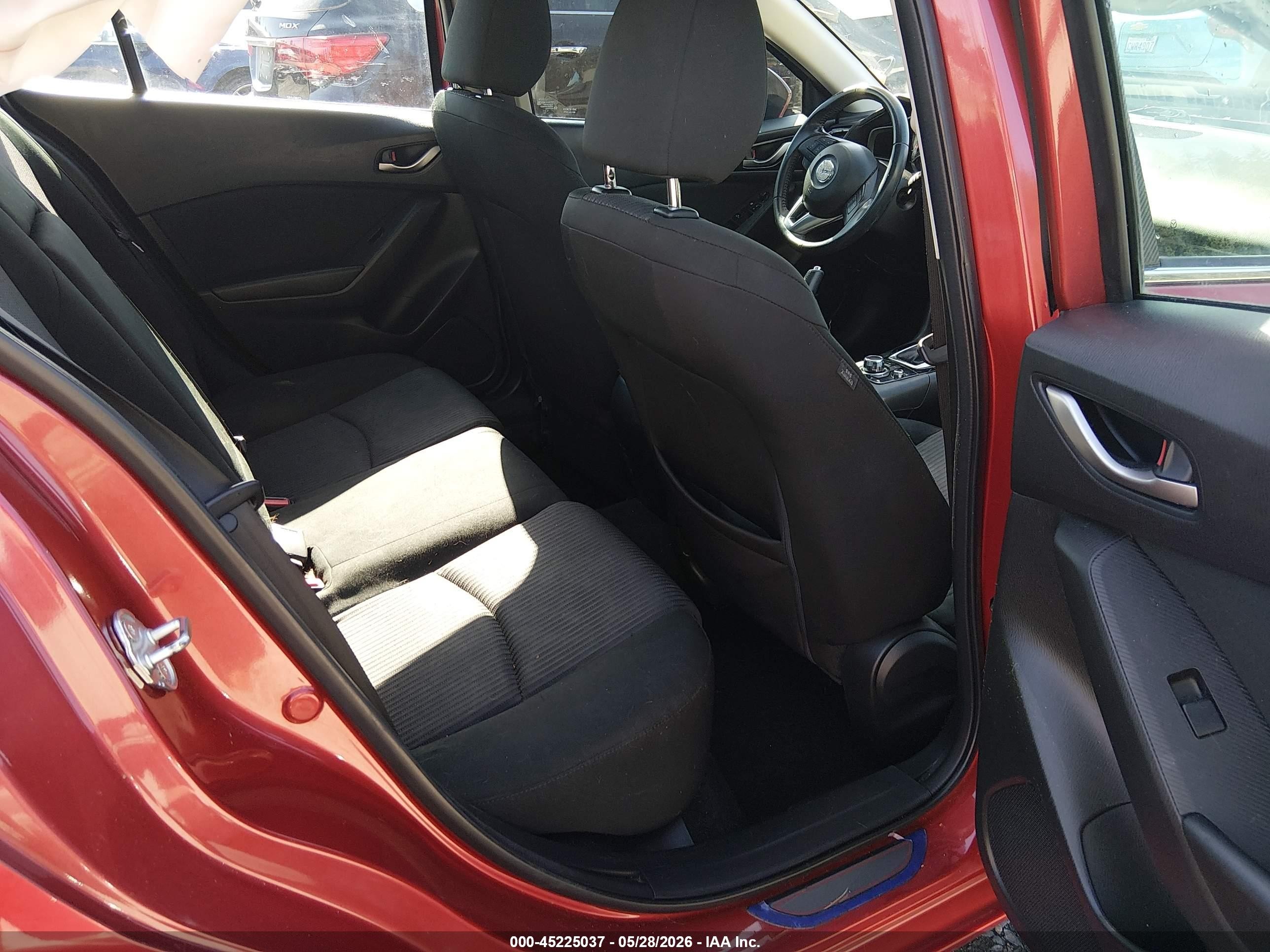 2015 Mazda Mazda3 I Touring Красный vin: 3MZBM1V76FM219444