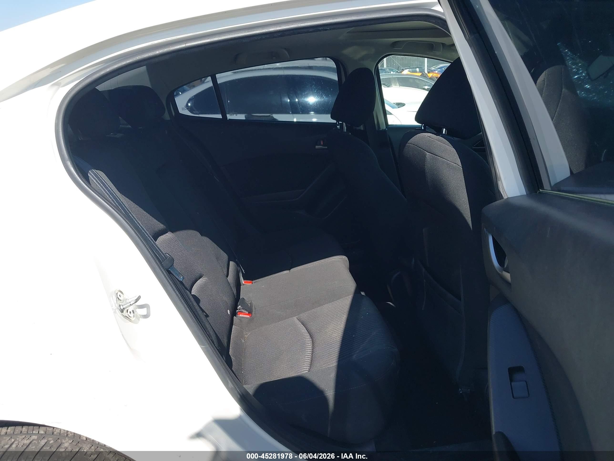 2015 Mazda Mazda3   White vin: 3MZBM1V78FM132435