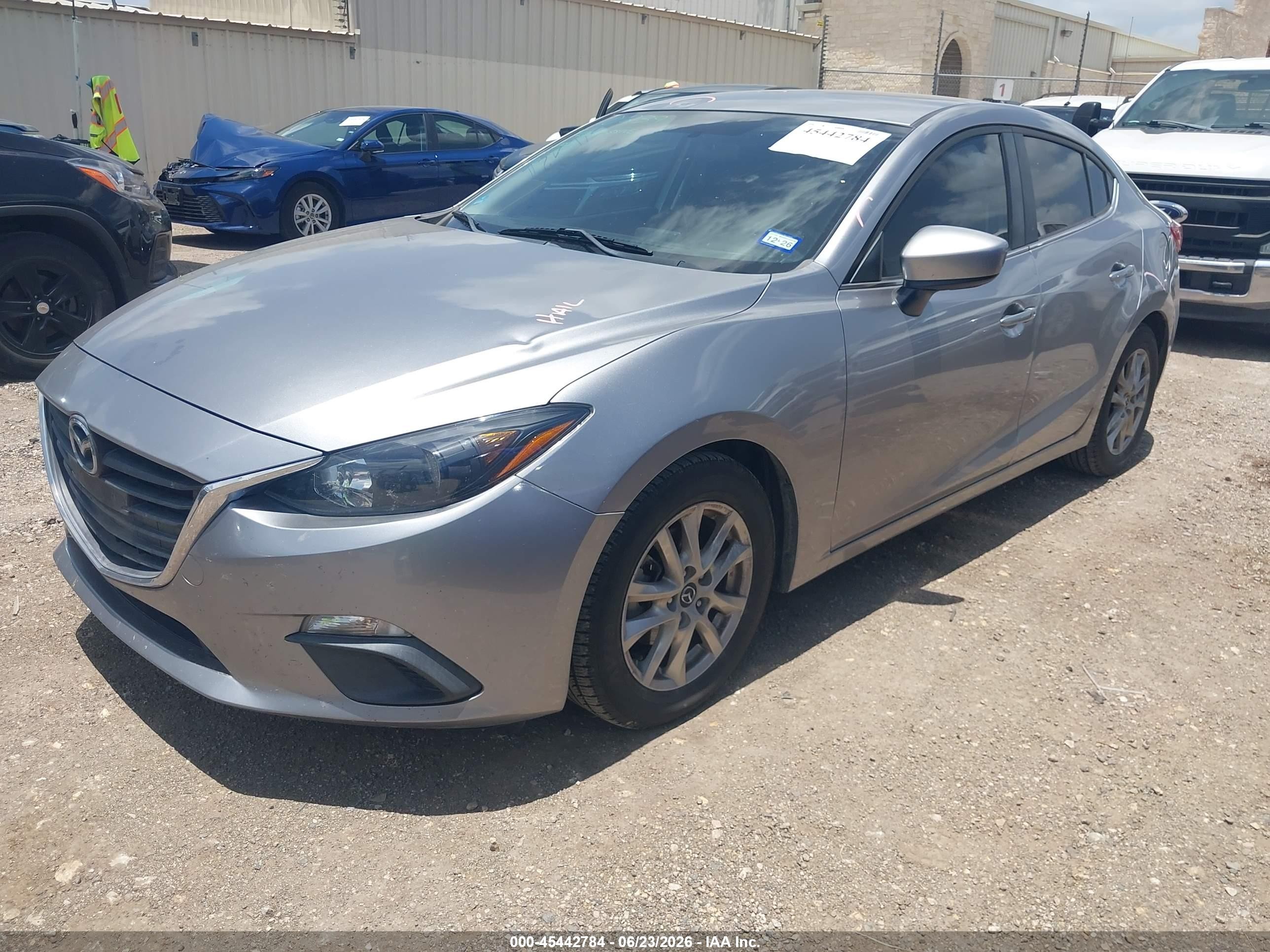 2014 Mazda Mazda3   Silver vin: 3MZBM1V79EM100950