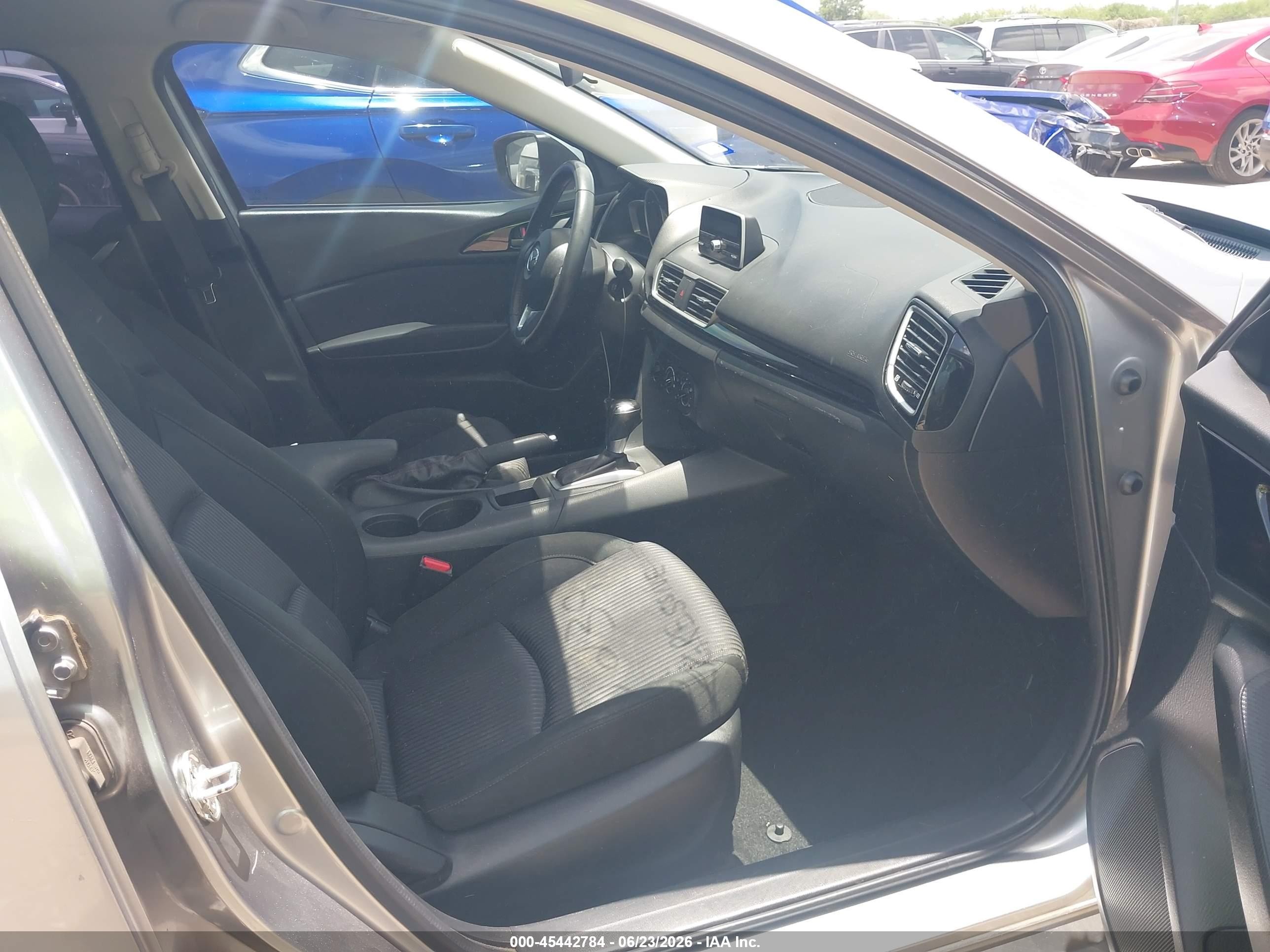 2014 Mazda Mazda3   Silver vin: 3MZBM1V79EM100950