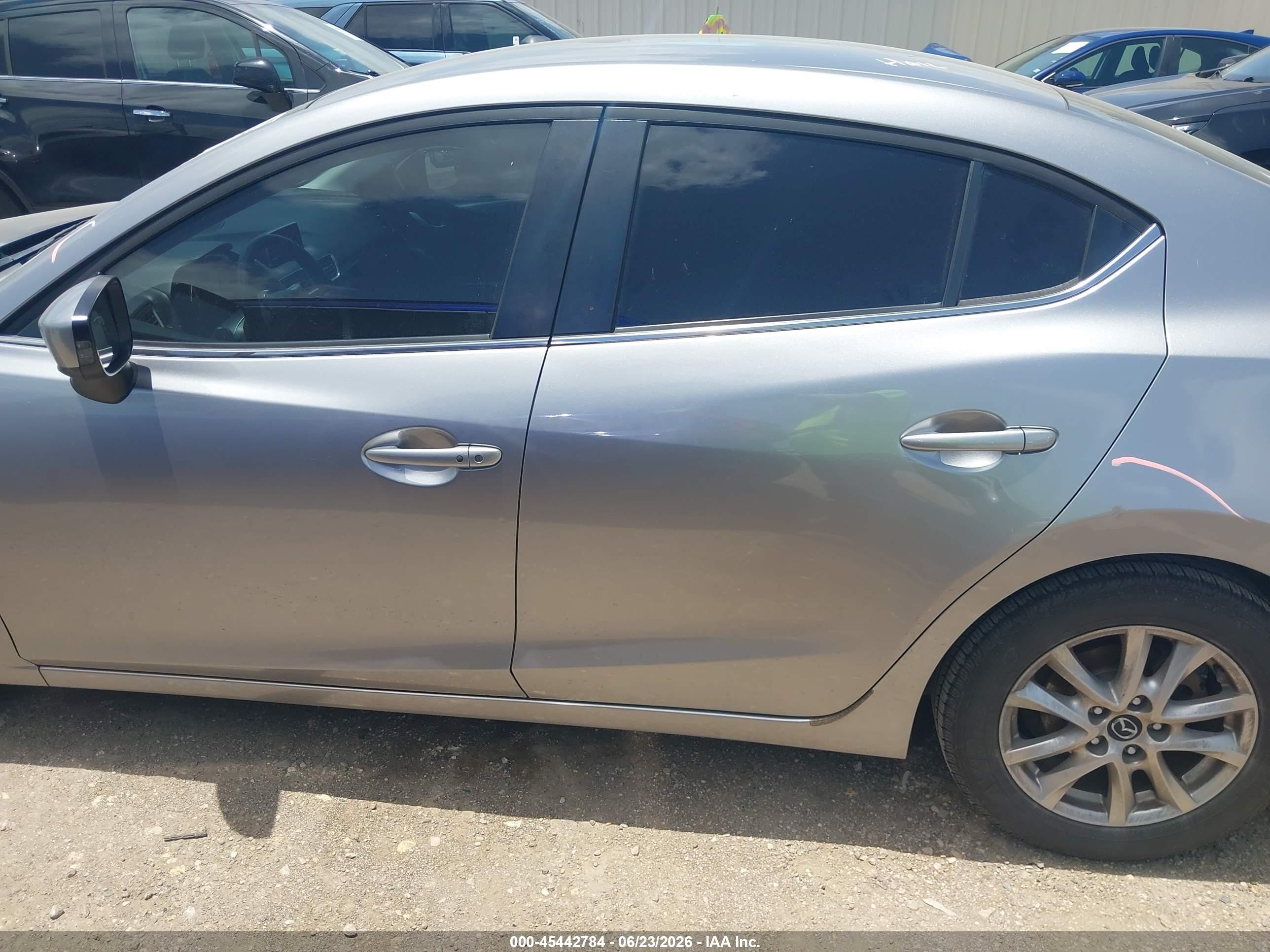 2014 Mazda Mazda3   Silver vin: 3MZBM1V79EM100950