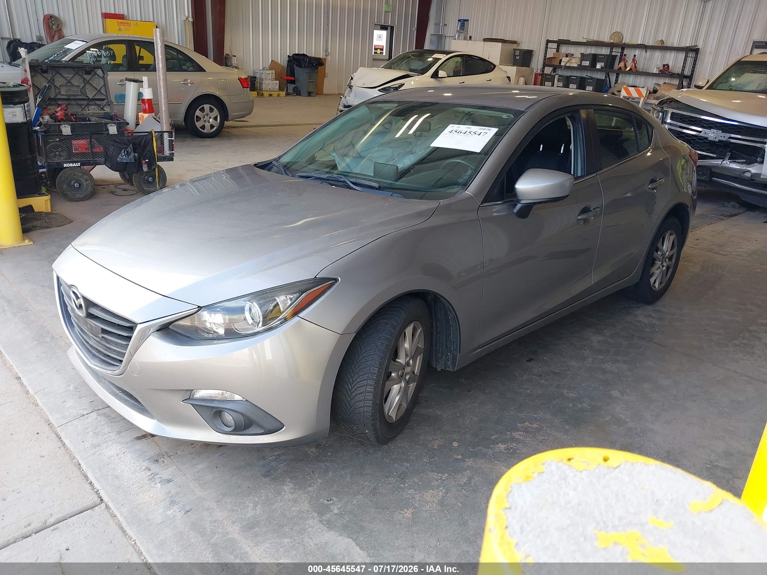 2015 Mazda Mazda3 I Touring Серебряный vin: 3MZBM1V79FM152533