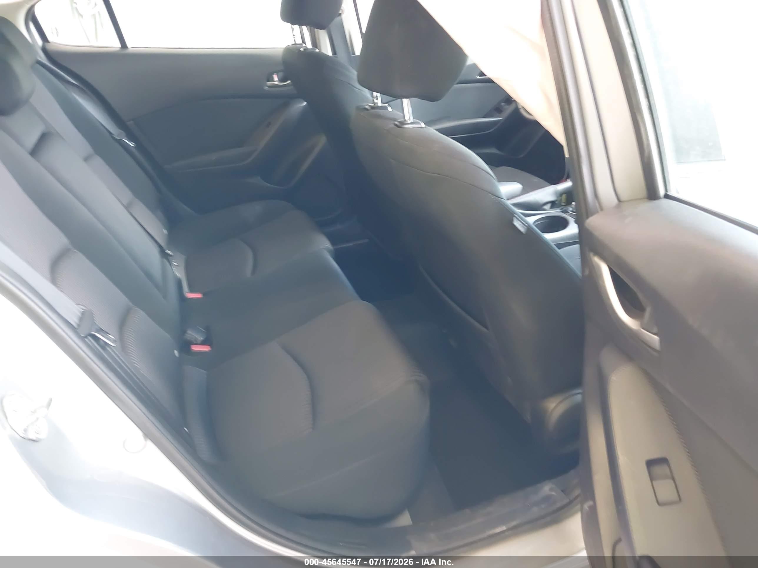 2015 Mazda Mazda3 I Touring Серебряный vin: 3MZBM1V79FM152533