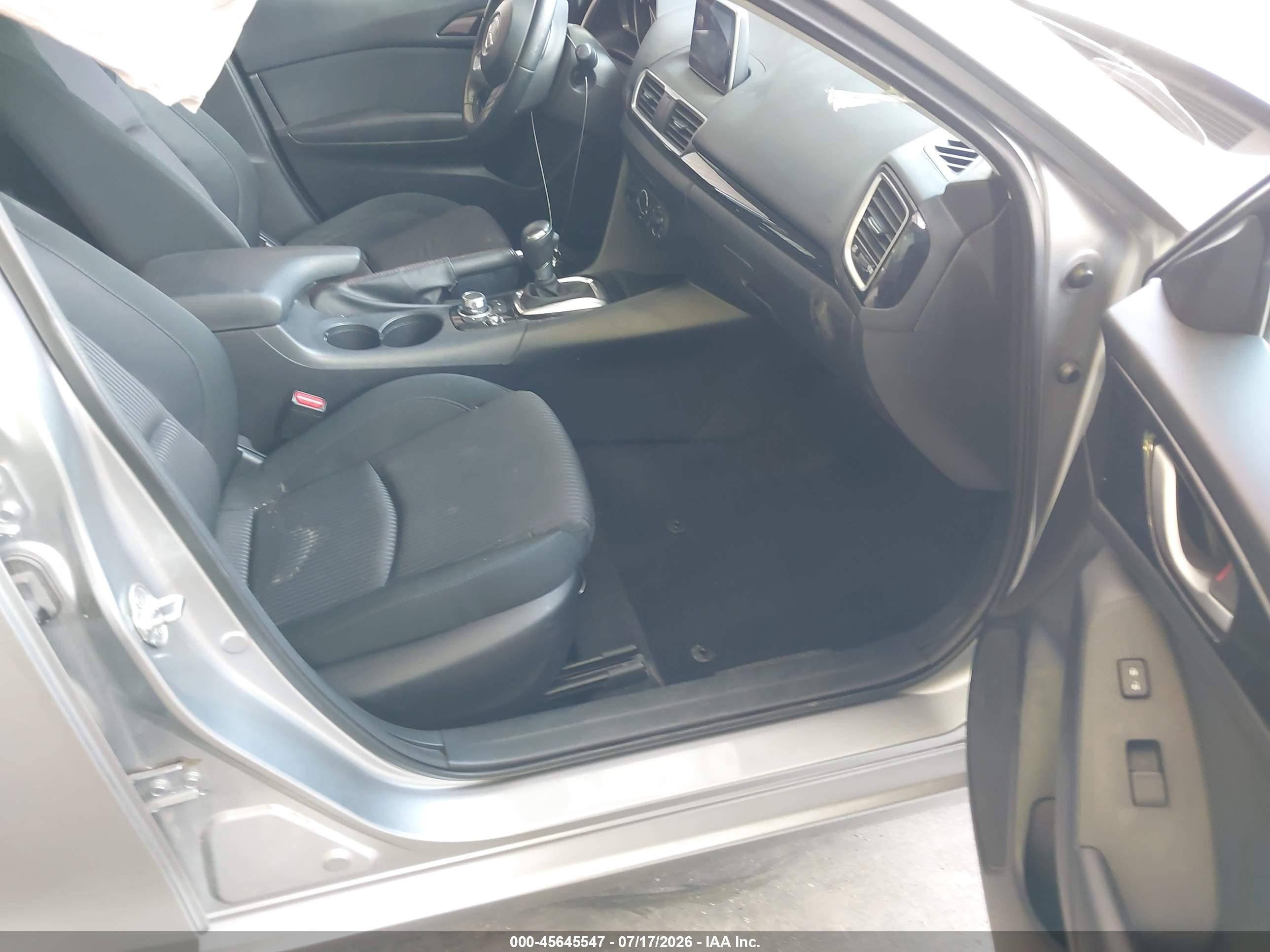 2015 Mazda Mazda3 I Touring Серебряный vin: 3MZBM1V79FM152533