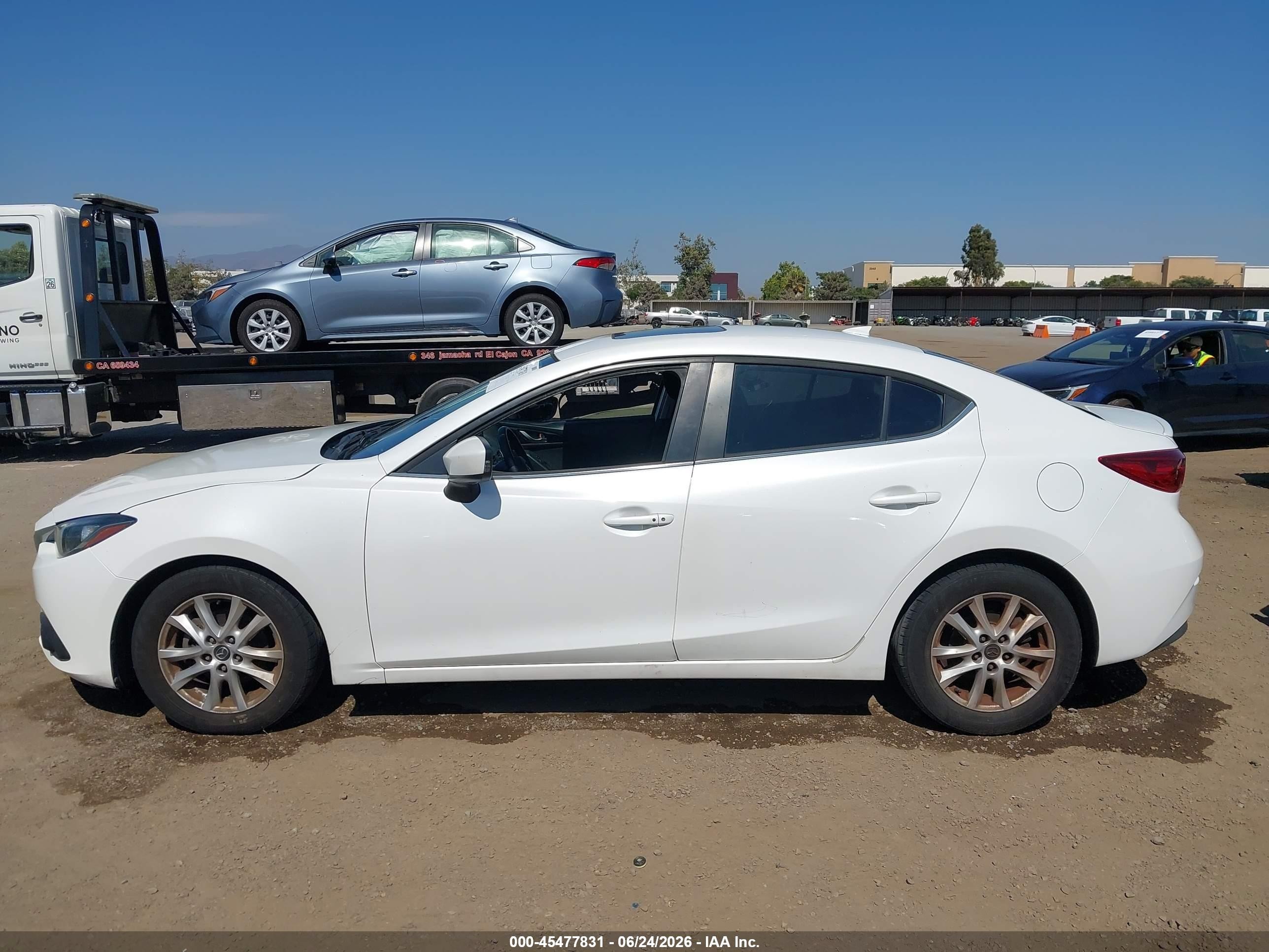 2015 Mazda Mazda3 I Touring White vin: 3MZBM1V79FM230650
