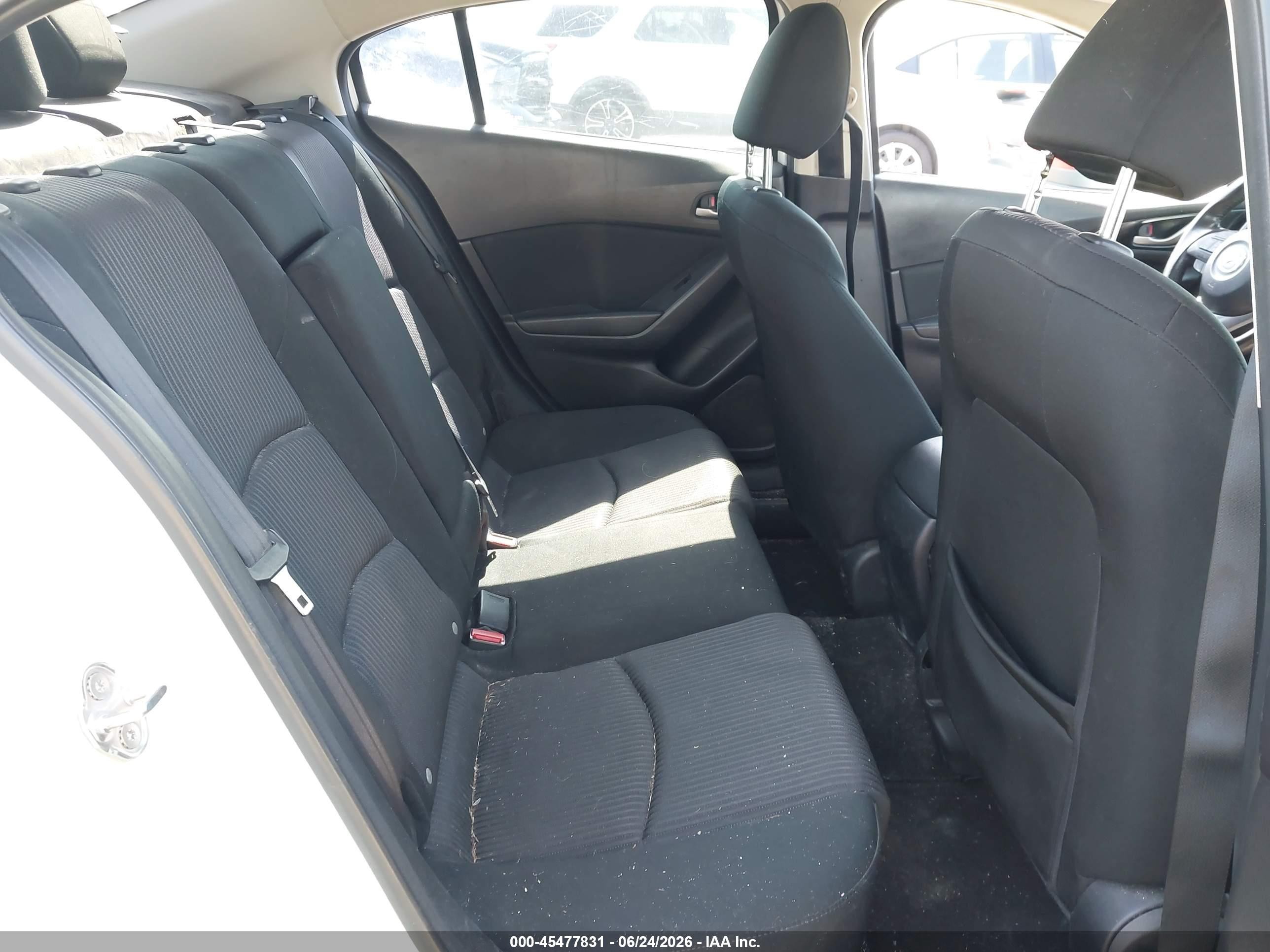 2015 Mazda Mazda3 I Touring White vin: 3MZBM1V79FM230650