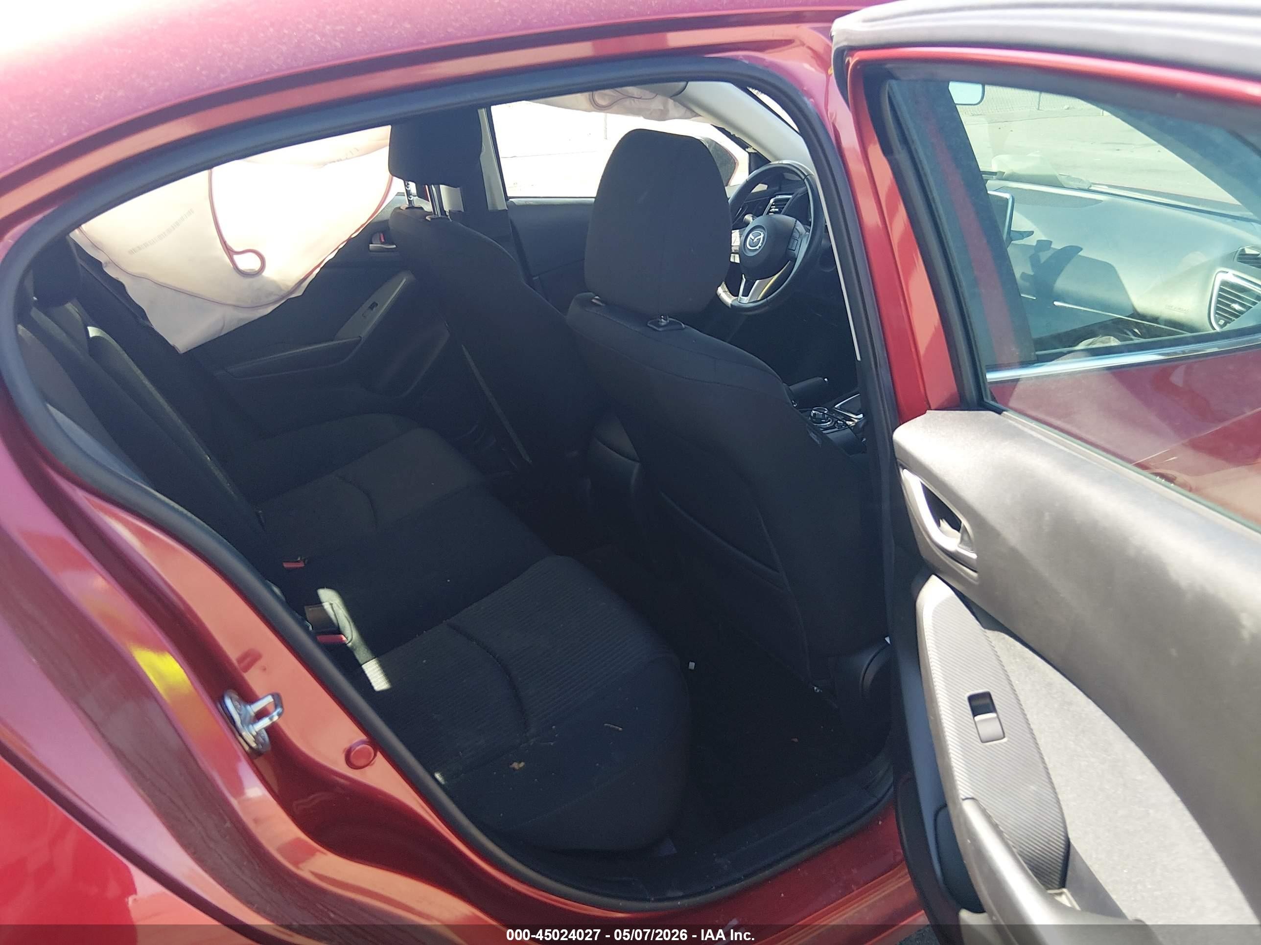 2015 Mazda Mazda3 I Touring Red vin: 3MZBM1V7XFM202632
