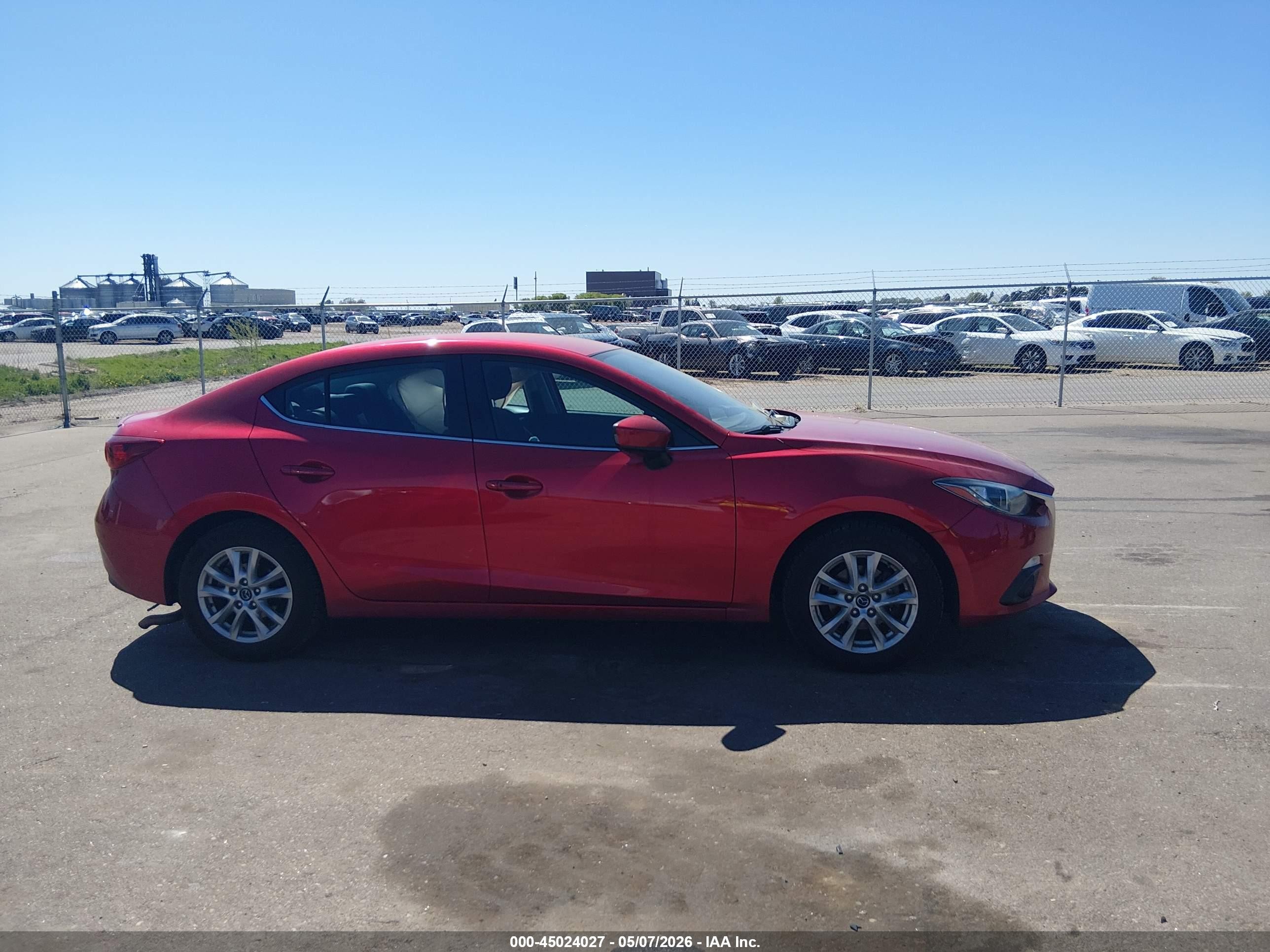 2015 Mazda Mazda3 I Touring Red vin: 3MZBM1V7XFM202632
