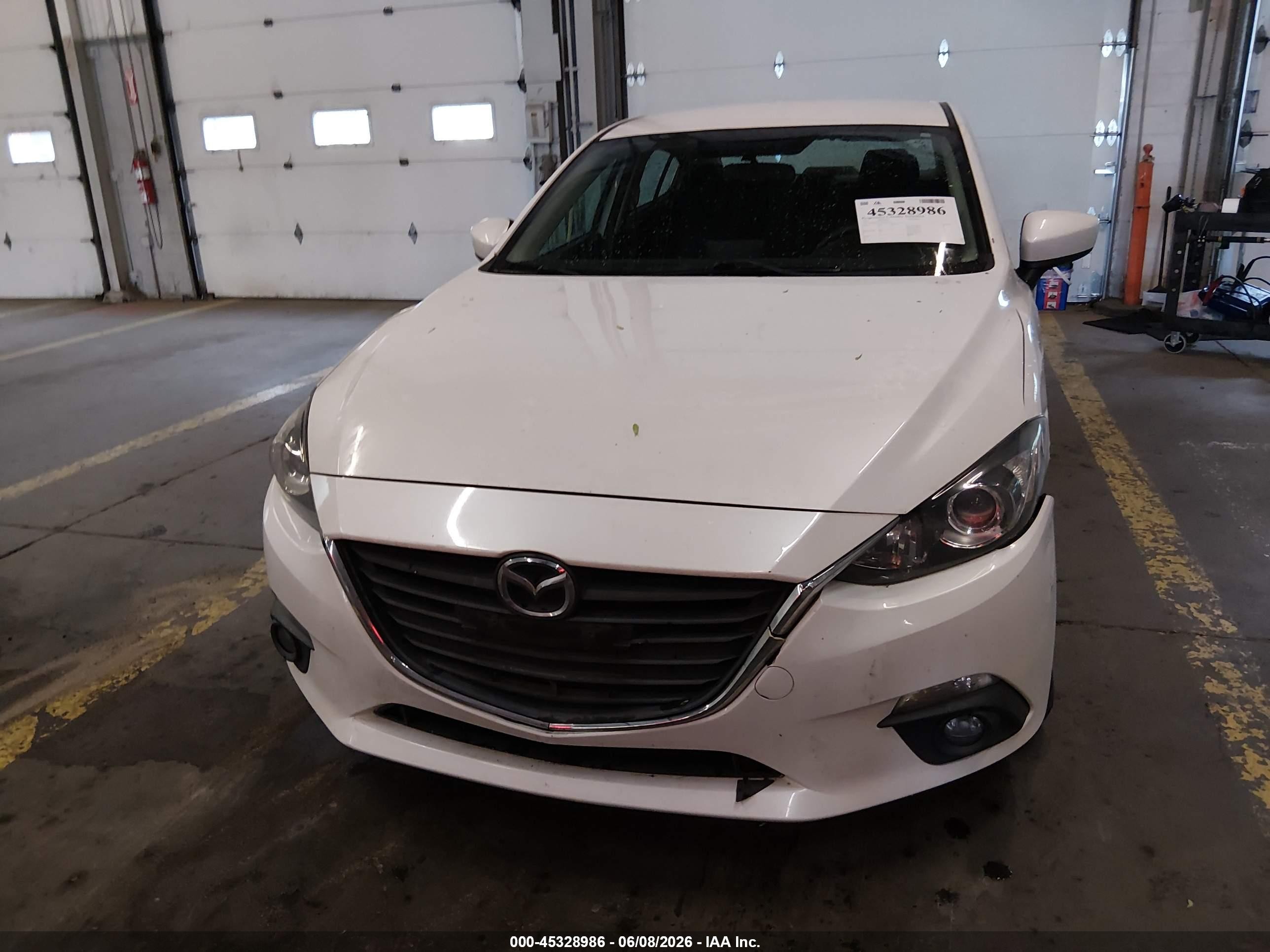 2015 Mazda Mazda3 I Touring White vin: 3MZBM1V7XFM219169