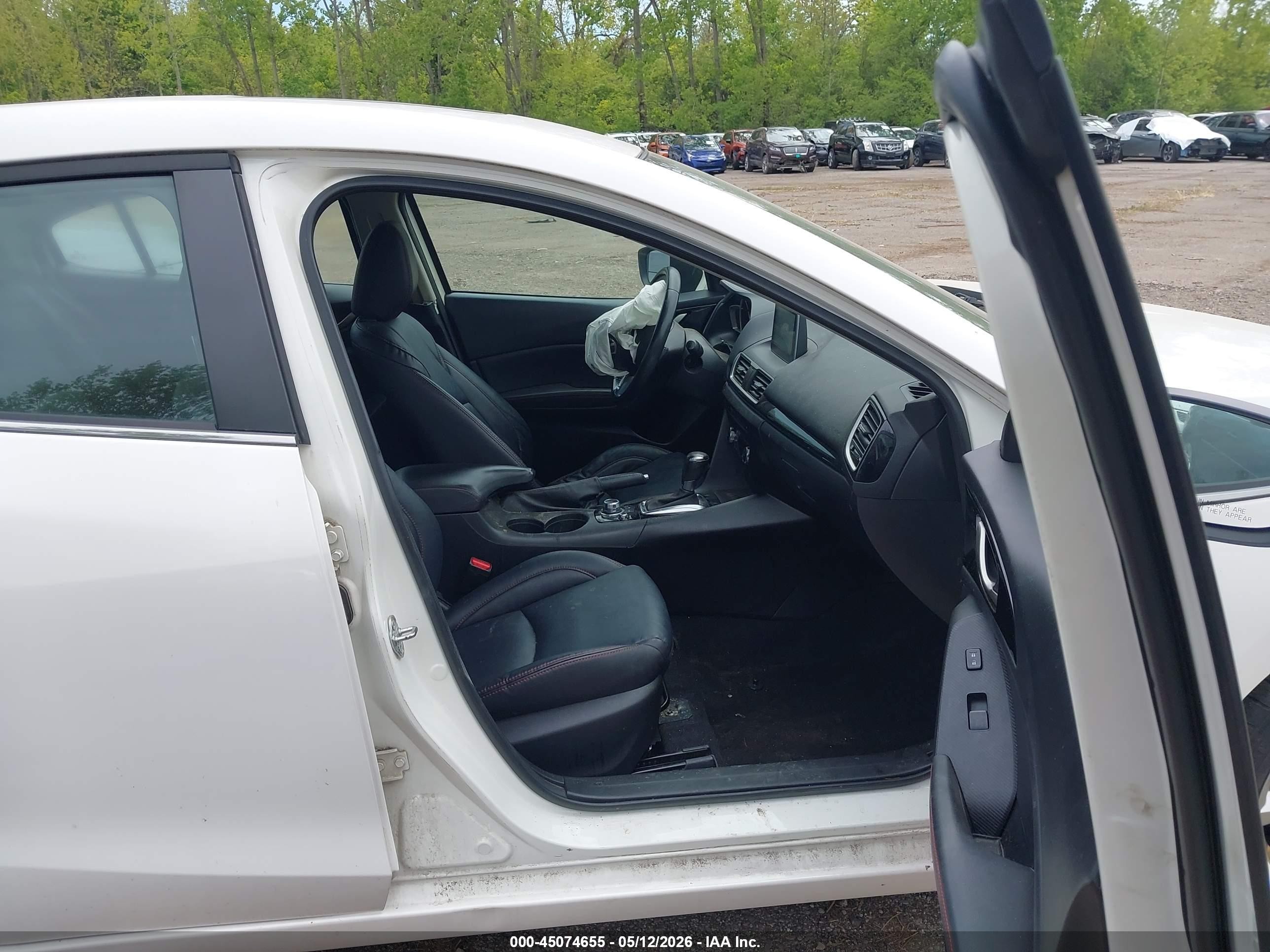 2014 Mazda Mazda3 I Grand Touring White vin: 3MZBM1W74EM121574