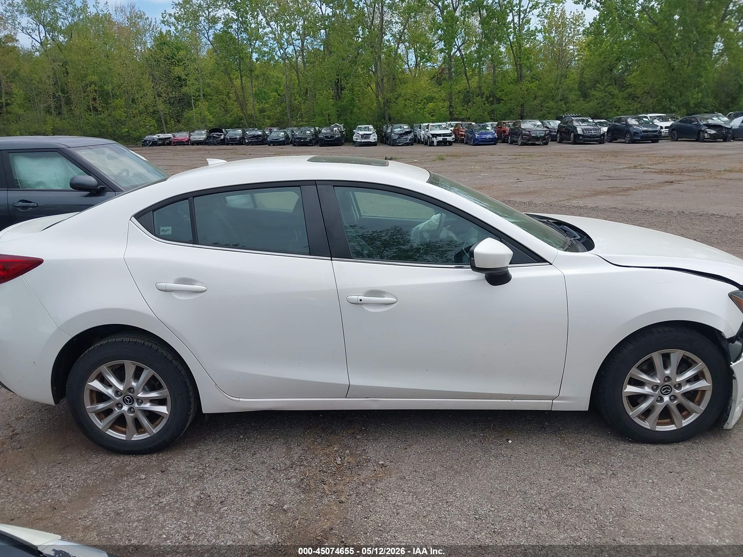 2014 Mazda Mazda3 I Grand Touring White vin: 3MZBM1W74EM121574