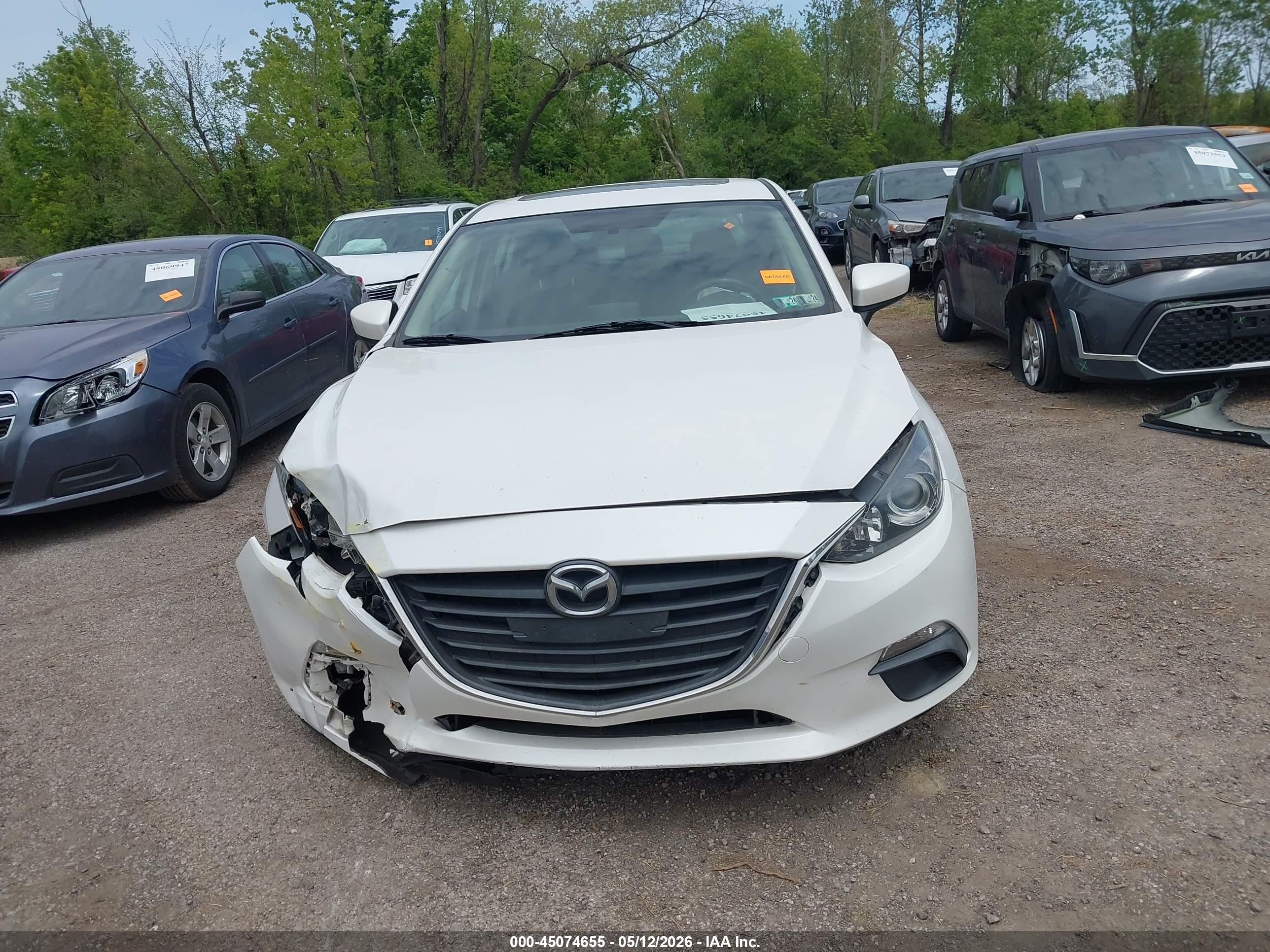 2014 Mazda Mazda3 I Grand Touring White vin: 3MZBM1W74EM121574