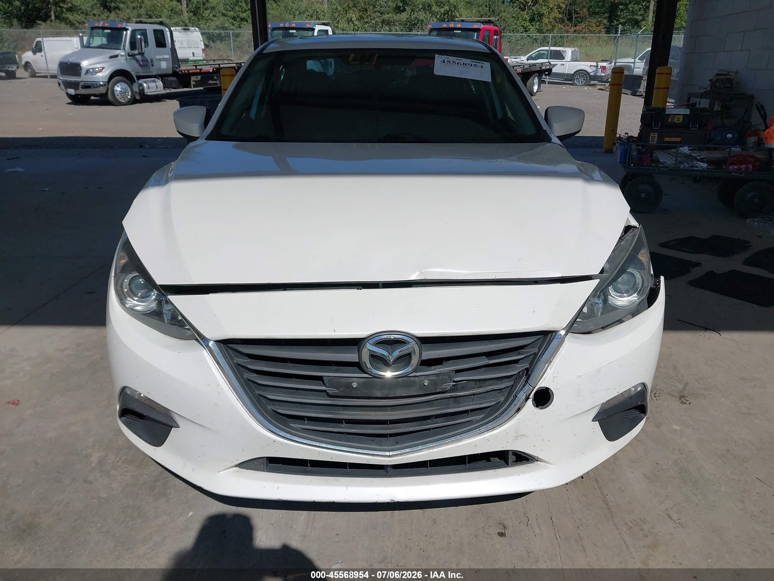 2014 Mazda Mazda3 I Grand Touring White vin: 3MZBM1W75EM107974