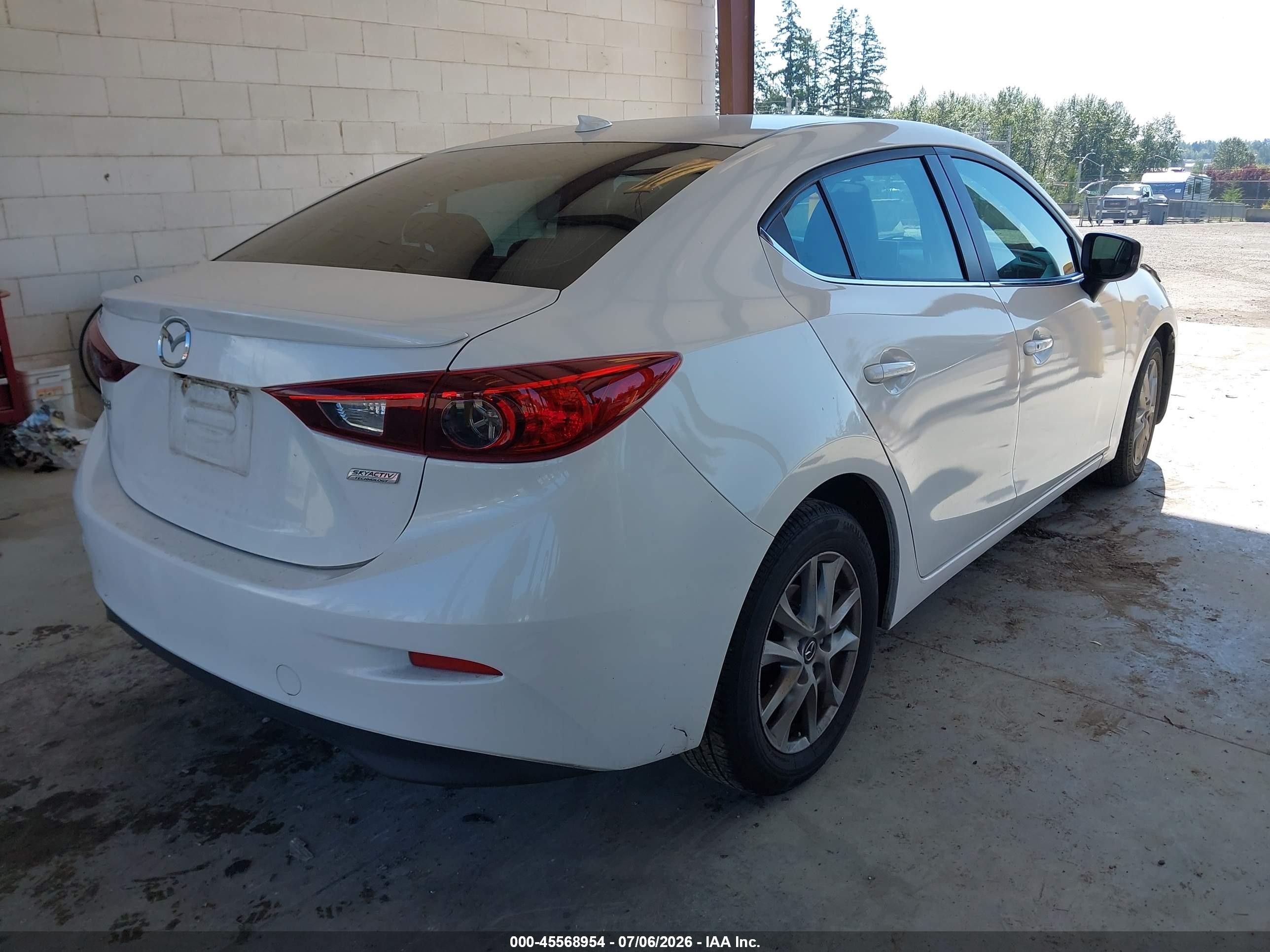 2014 Mazda Mazda3 I Grand Touring White vin: 3MZBM1W75EM107974