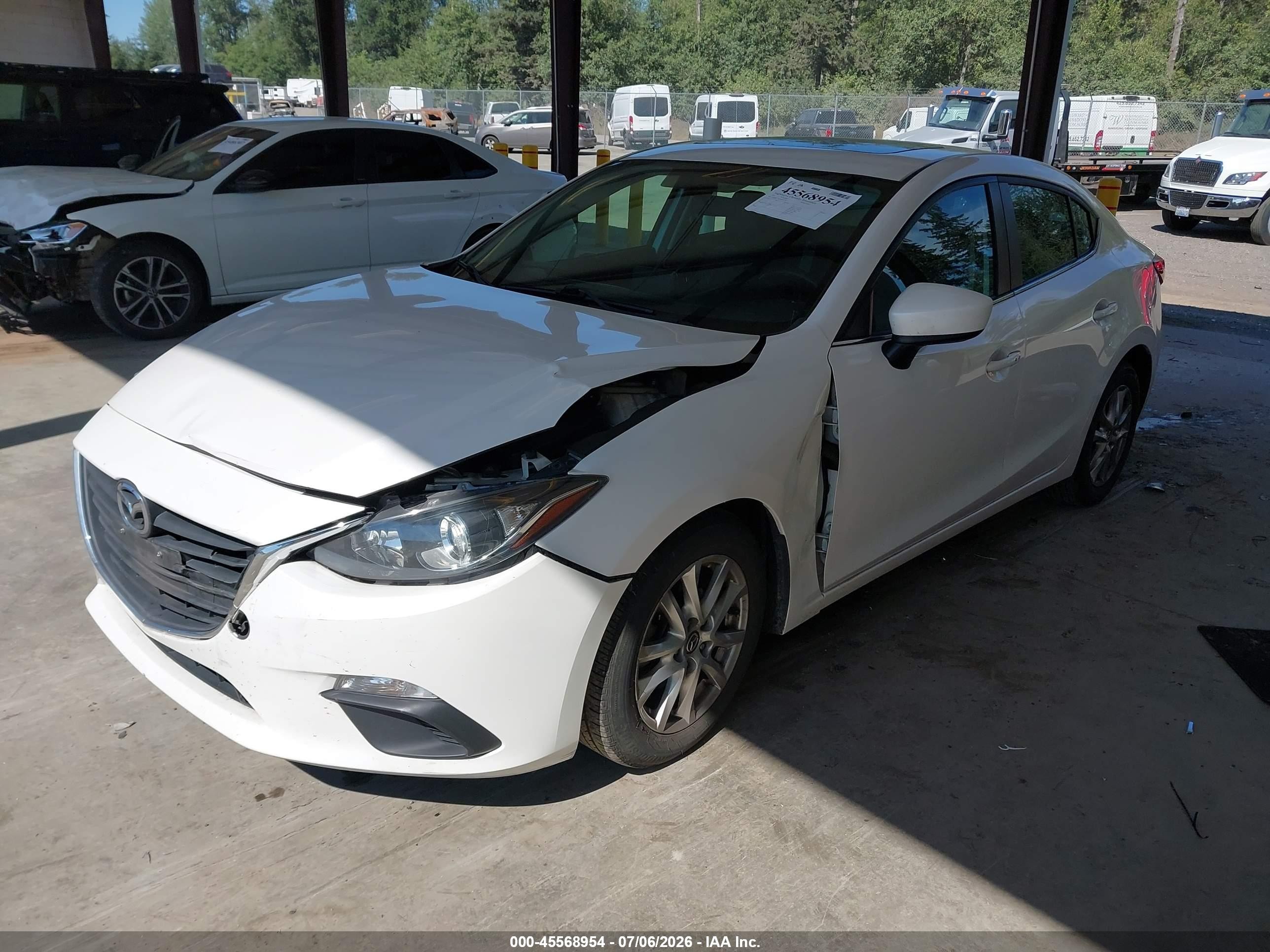 2014 Mazda Mazda3 I Grand Touring White vin: 3MZBM1W75EM107974