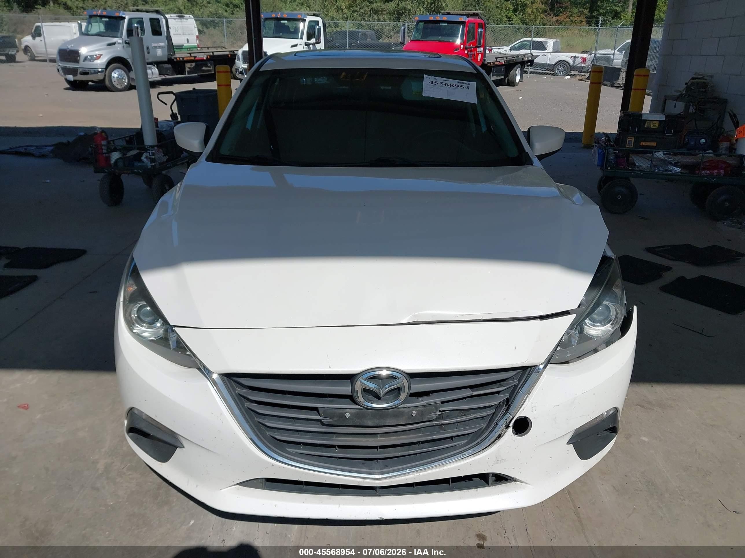 2014 Mazda Mazda3 I Grand Touring White vin: 3MZBM1W75EM107974