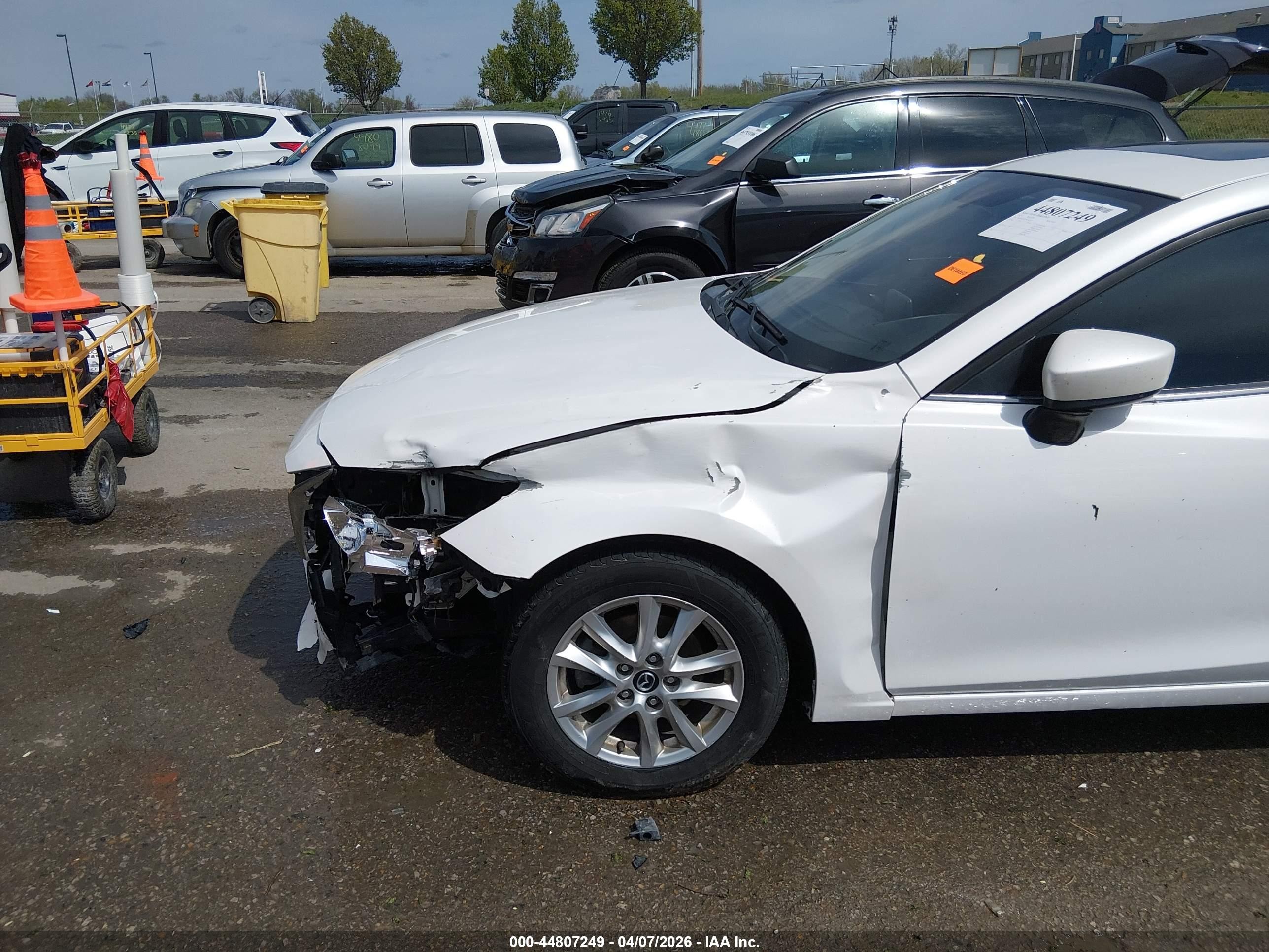 2015 Mazda Mazda3 I Grand Touring Белый vin: 3MZBM1W75FM143553