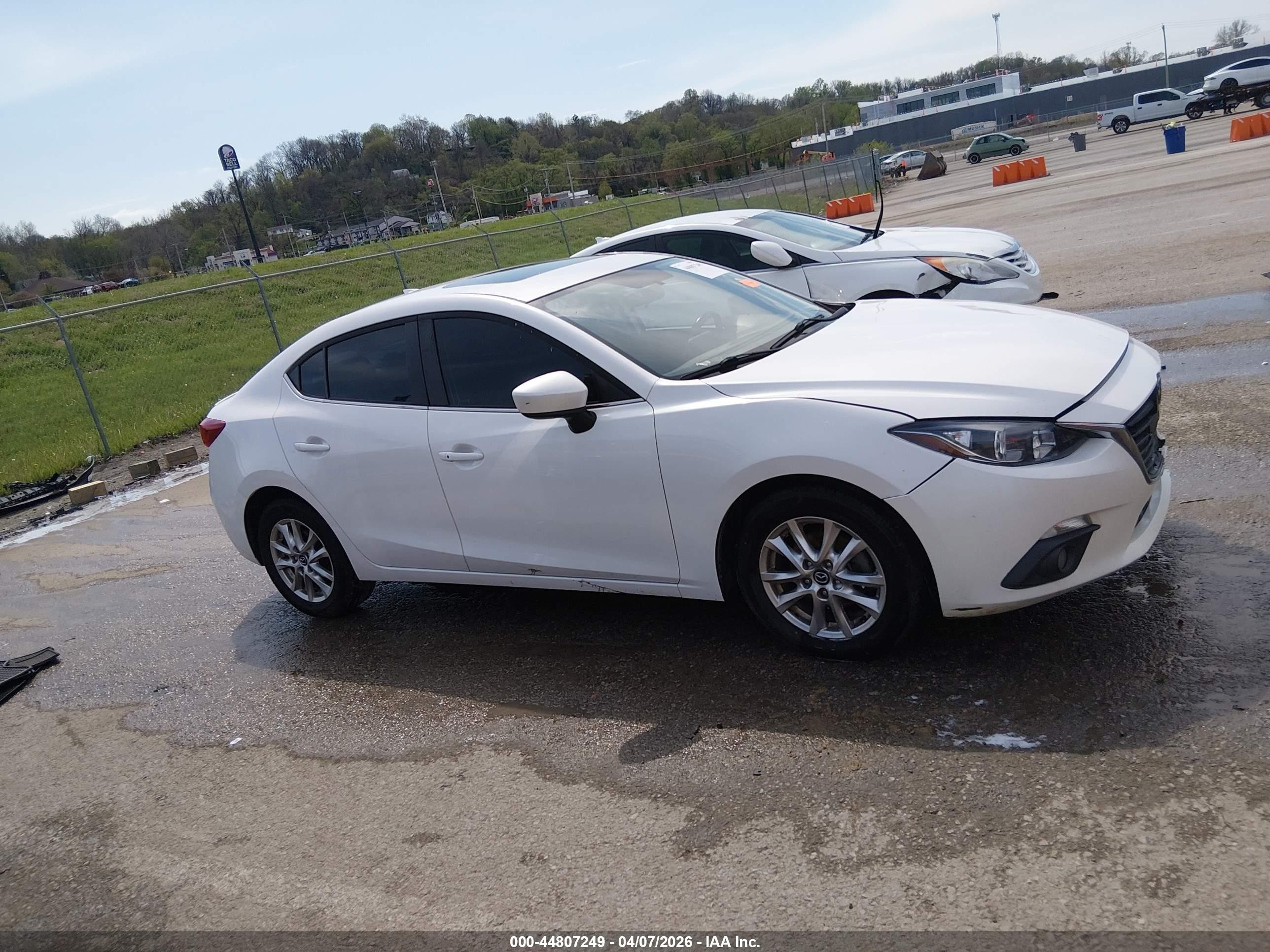 2015 Mazda Mazda3 I Grand Touring Белый vin: 3MZBM1W75FM143553