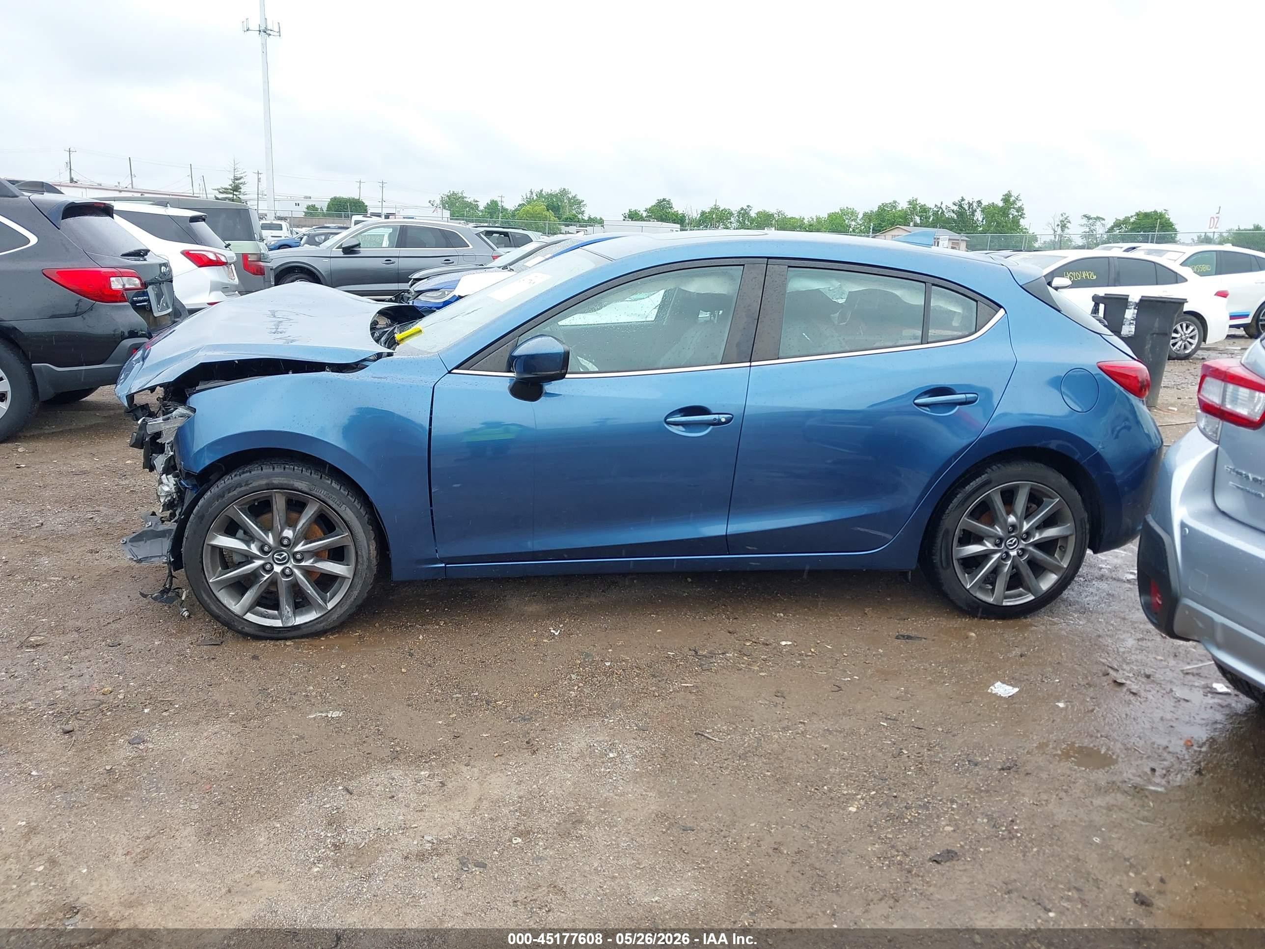 2018 Mazda Mazda3 Touring Синий vin: 3MZBN1L31JM172569