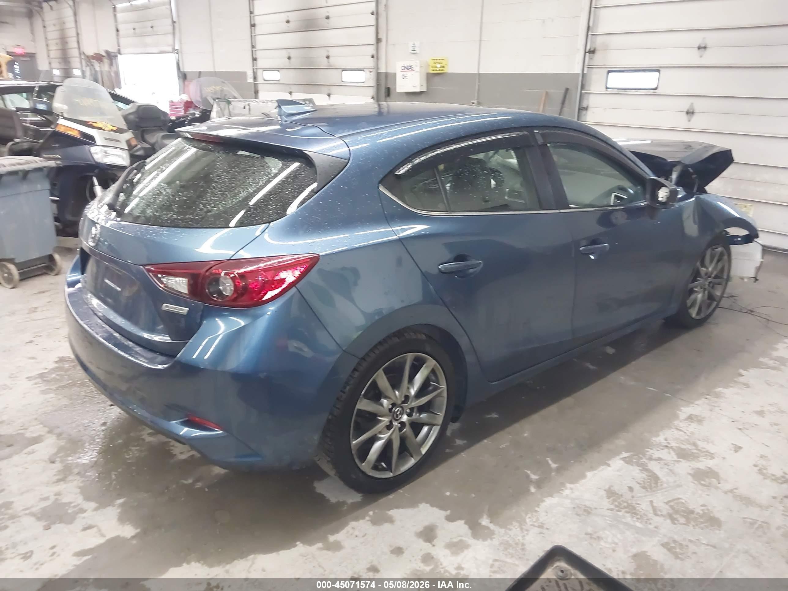 2018 Mazda Mazda3 Touring Синий vin: 3MZBN1L37JM239322