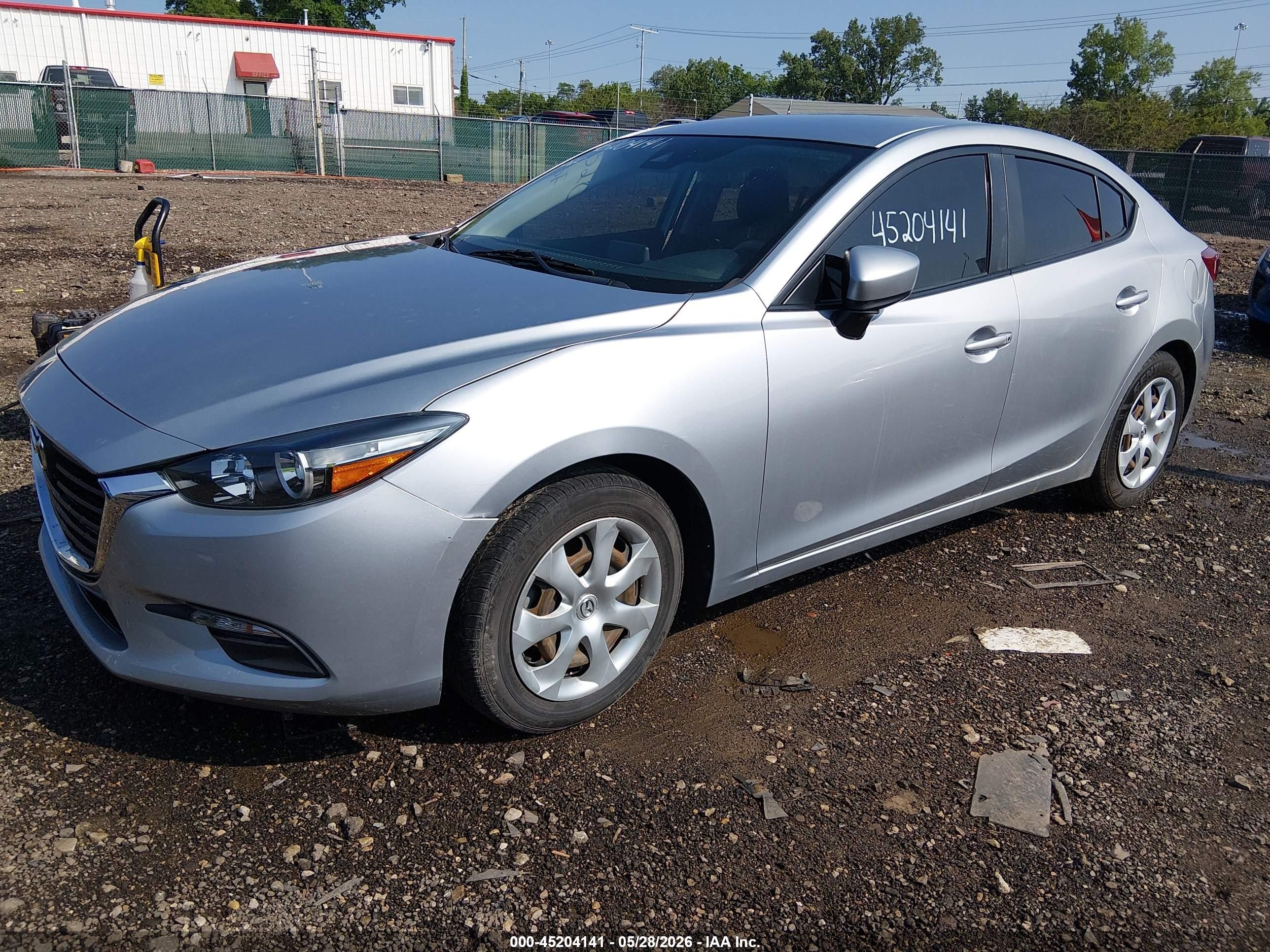 2018 Mazda Mazda3 Sport Серебряный vin: 3MZBN1U70JM160379
