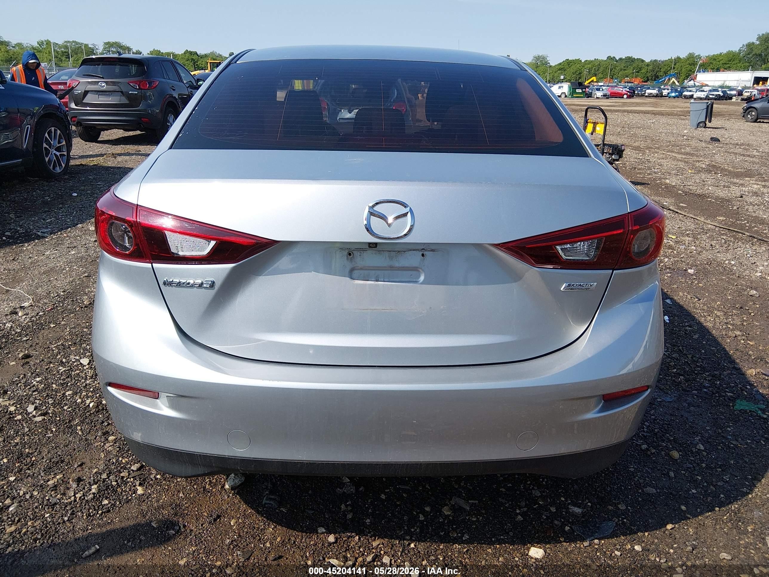 2018 Mazda Mazda3 Sport Серебряный vin: 3MZBN1U70JM160379
