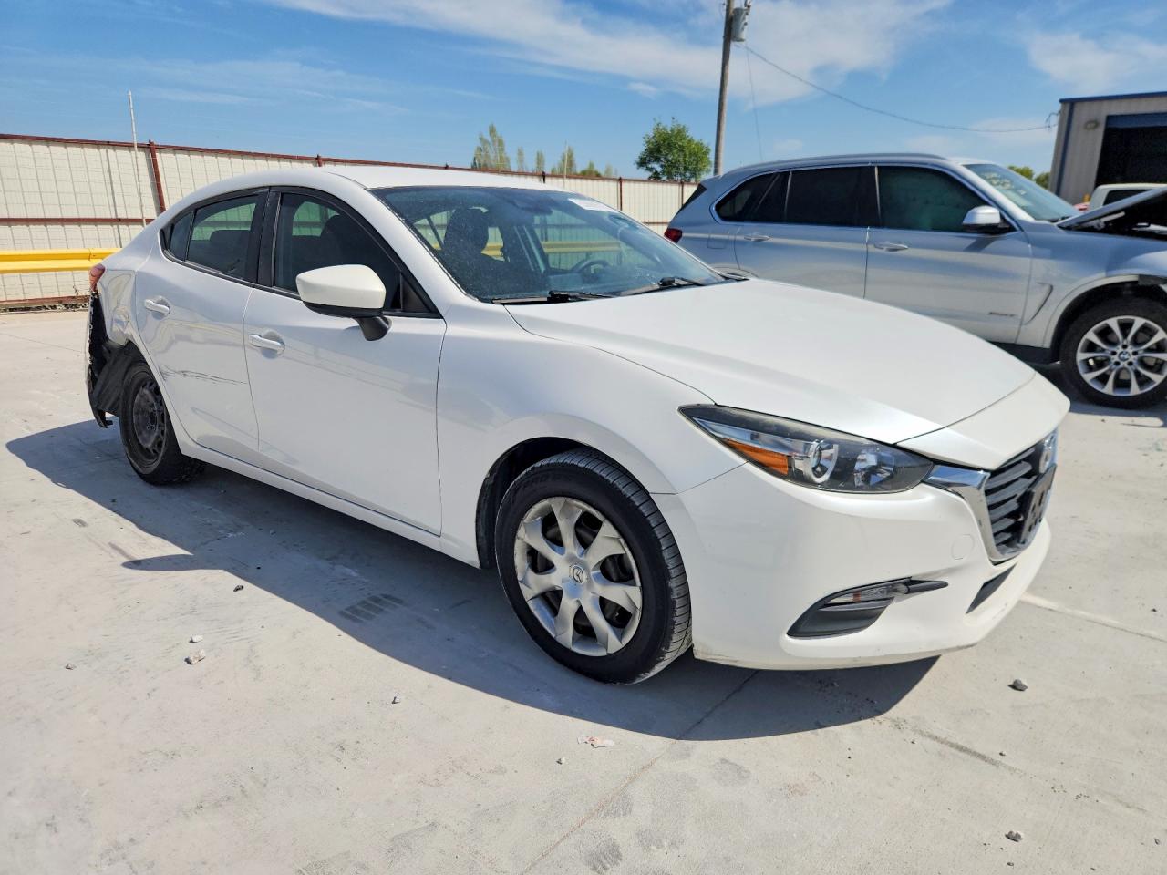 2018 Mazda 3 Sport Белый vin: 3MZBN1U76JM239751
