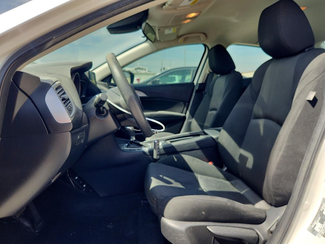 2018 Mazda 3 Sport Белый vin: 3MZBN1U76JM239751
