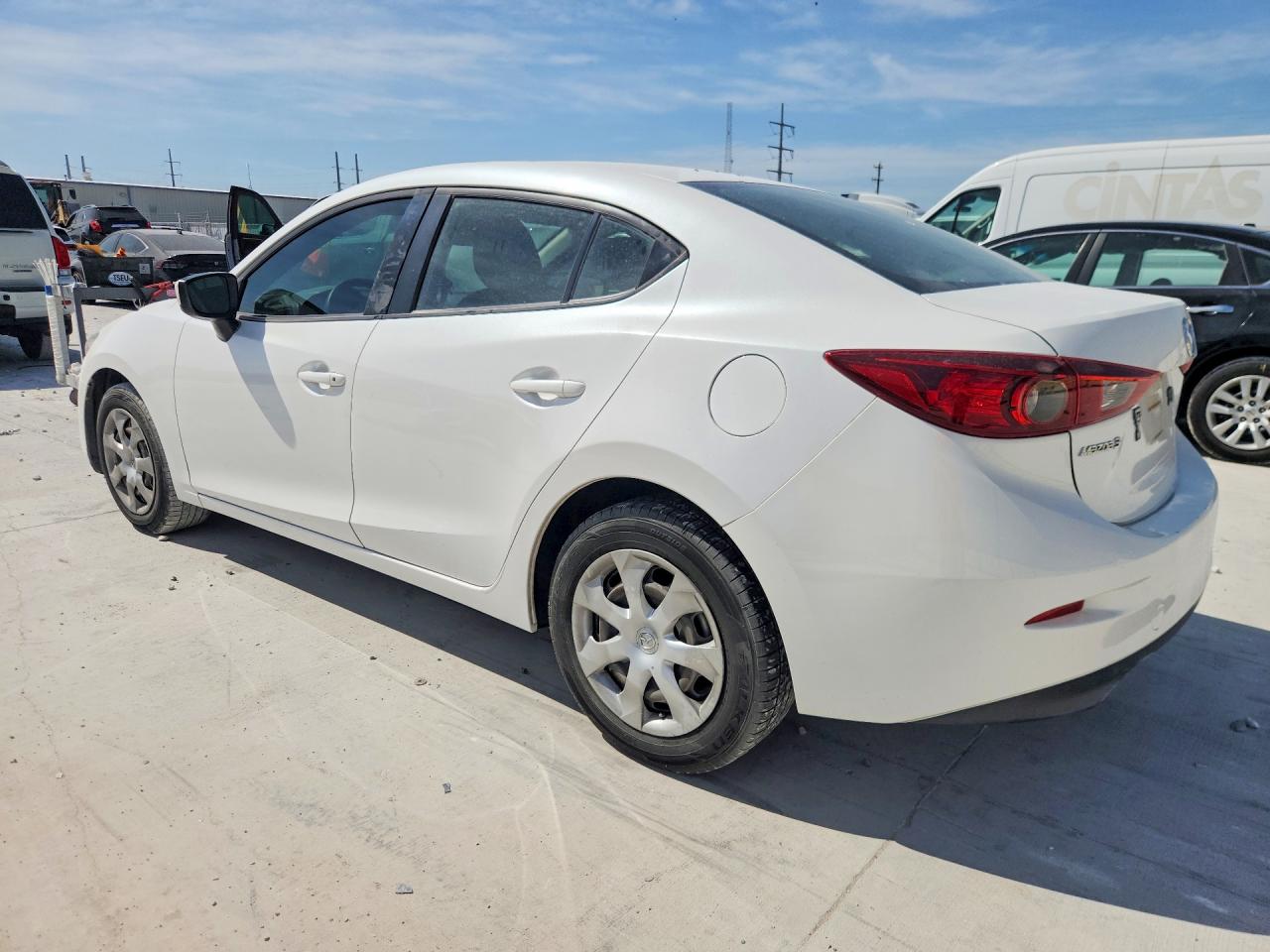 2018 Mazda 3 Sport Белый vin: 3MZBN1U76JM239751