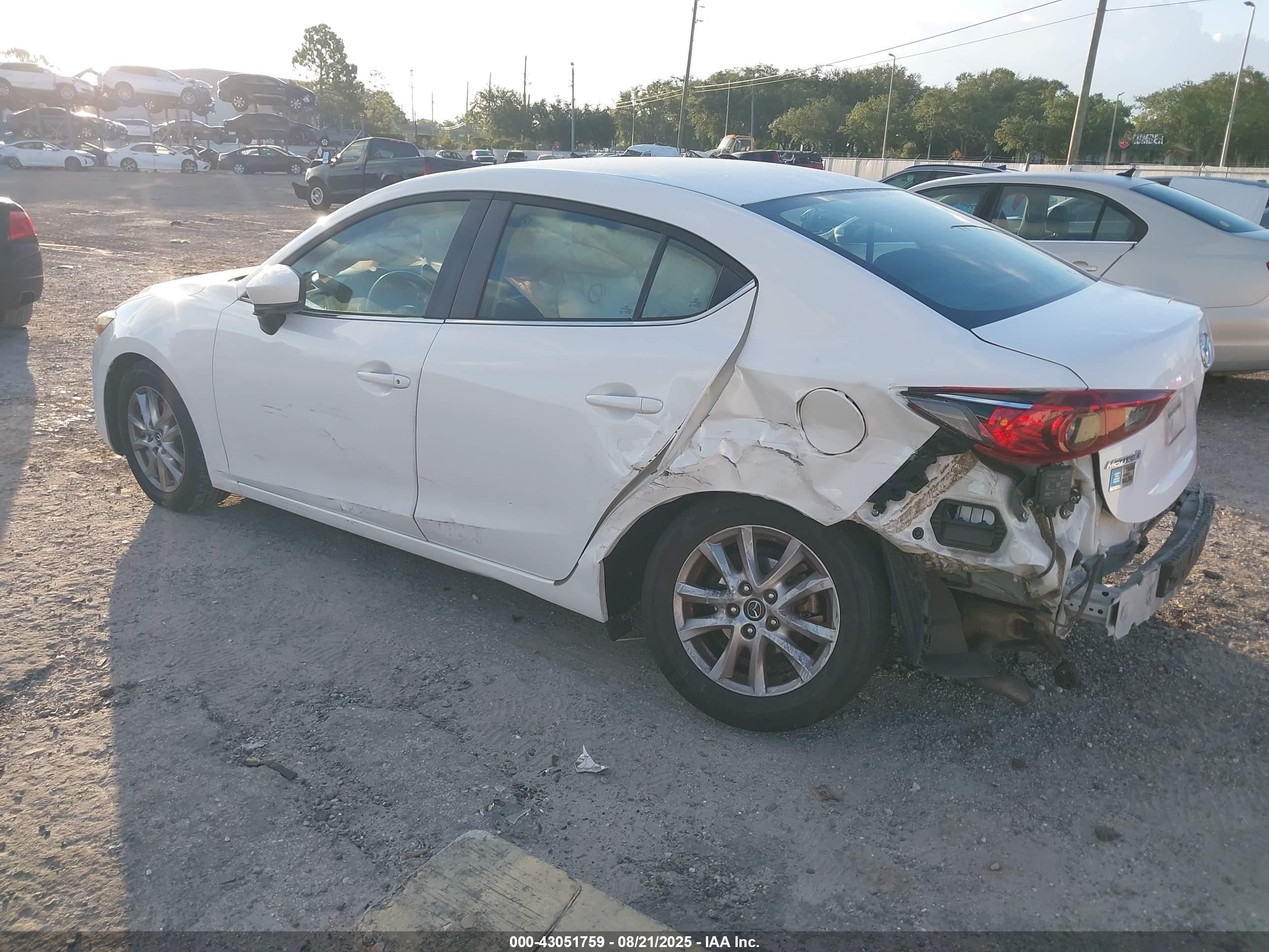 2018 Mazda Mazda3 Sport Белый vin: 3MZBN1U7XJM173768