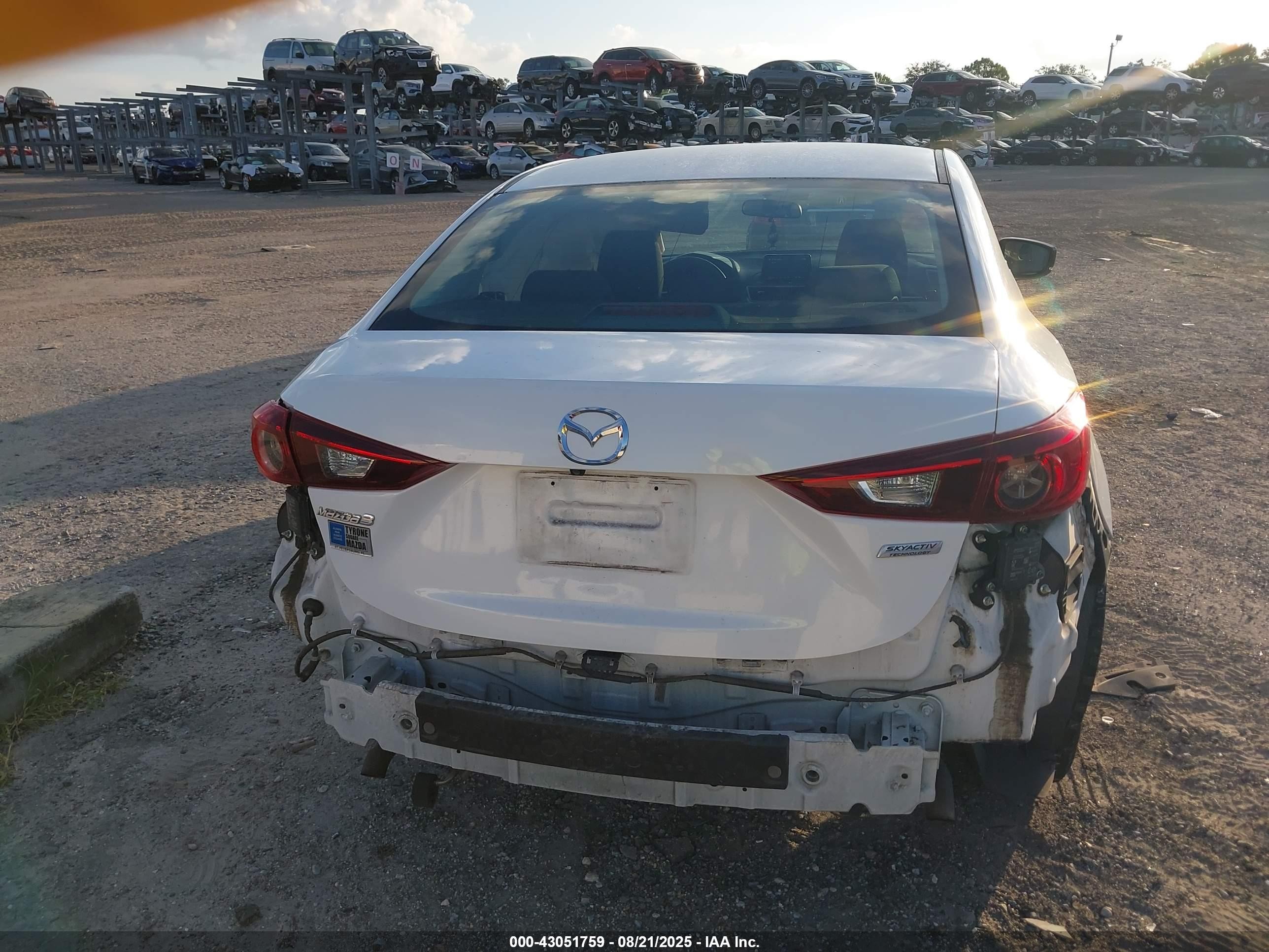 2018 Mazda Mazda3 Sport Белый vin: 3MZBN1U7XJM173768