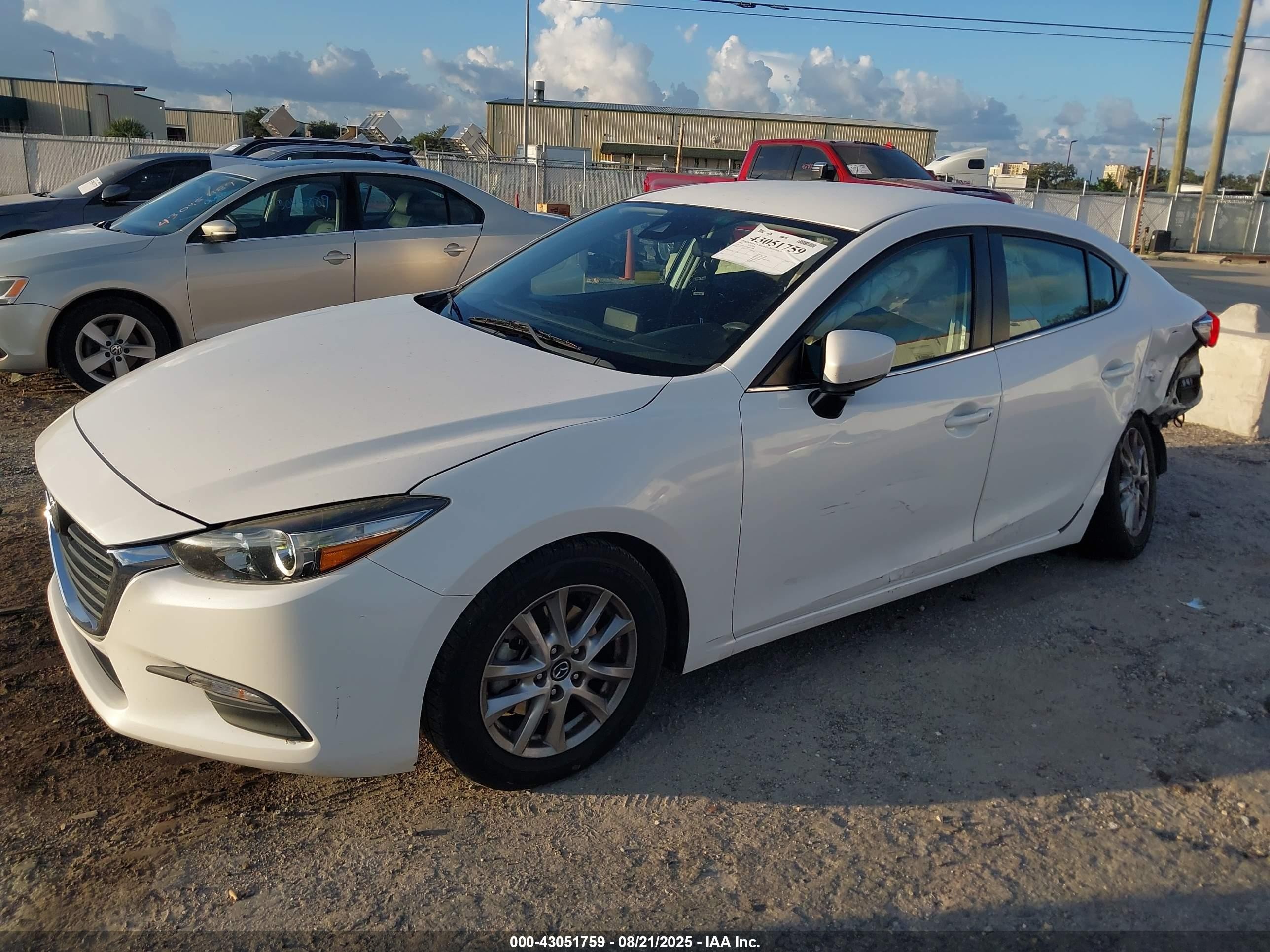 2018 Mazda Mazda3 Sport Белый vin: 3MZBN1U7XJM173768