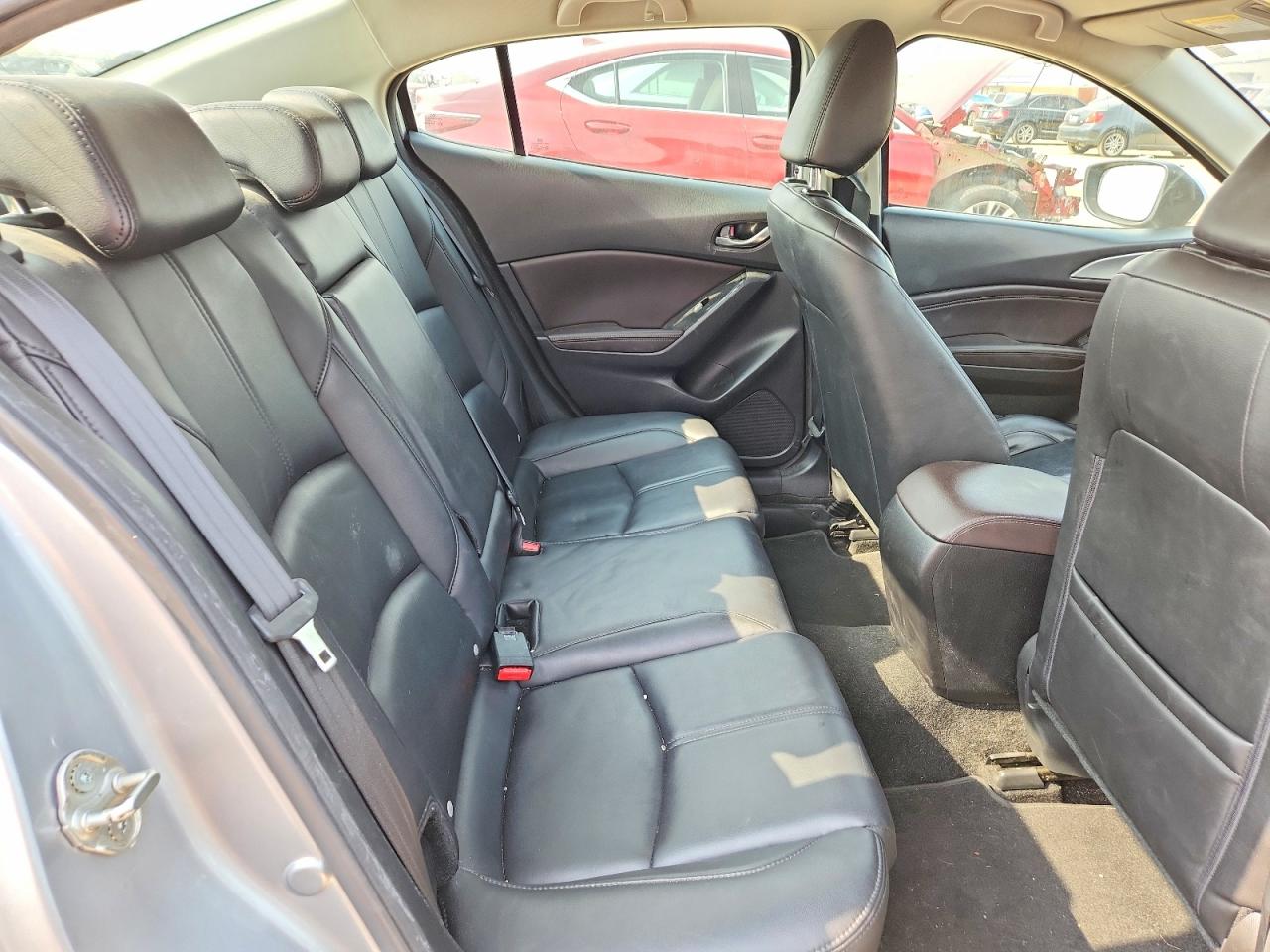 2018 Mazda 3 Touring Silver vin: 3MZBN1V36JM209810