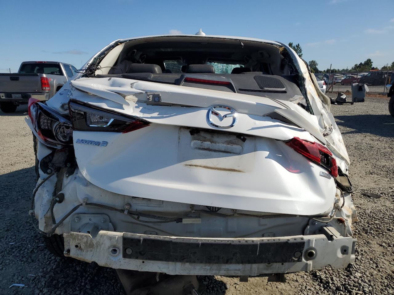 2018 Mazda 3 Grand Touring Белый vin: 3MZBN1W30JM161834