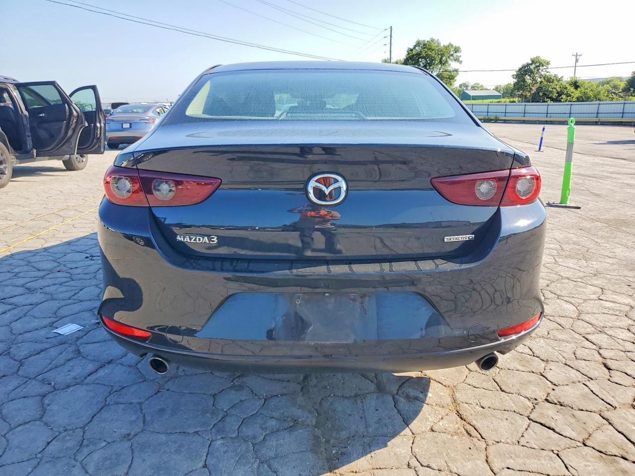 2022 Mazda 3 Black vin: 3MZBPAA77NM307463