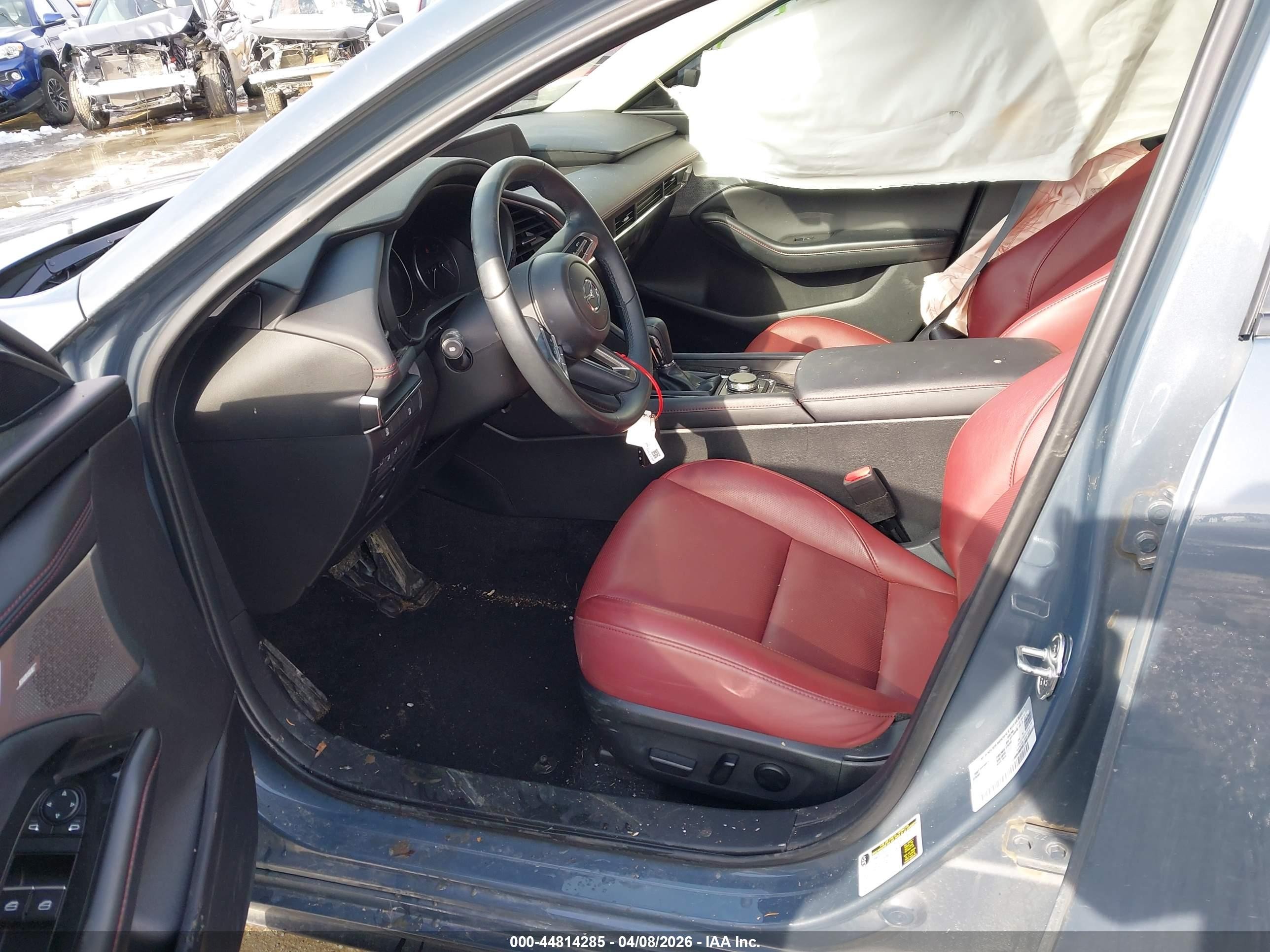 2023 Mazda Mazda3 2.5 S Carbon Edition Gray vin: 3MZBPACM5PM376657