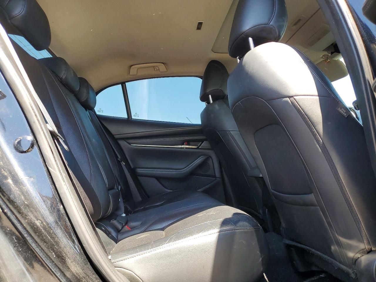 2019 Mazda 3 Preferred Черный vin: 3MZBPADM8KM104689