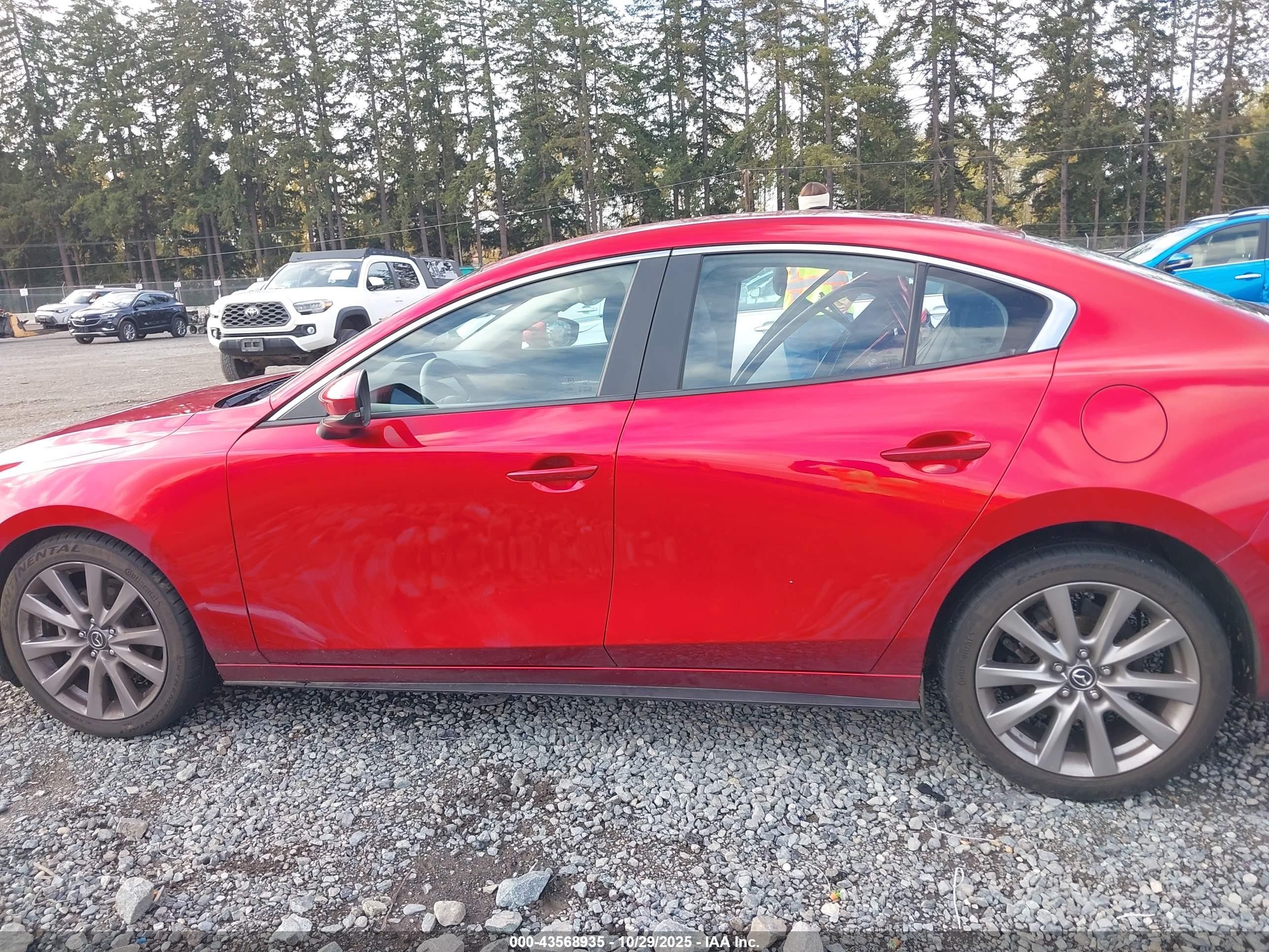 2021 Mazda Mazda3 Select Красный vin: 3MZBPBBL7MM250021