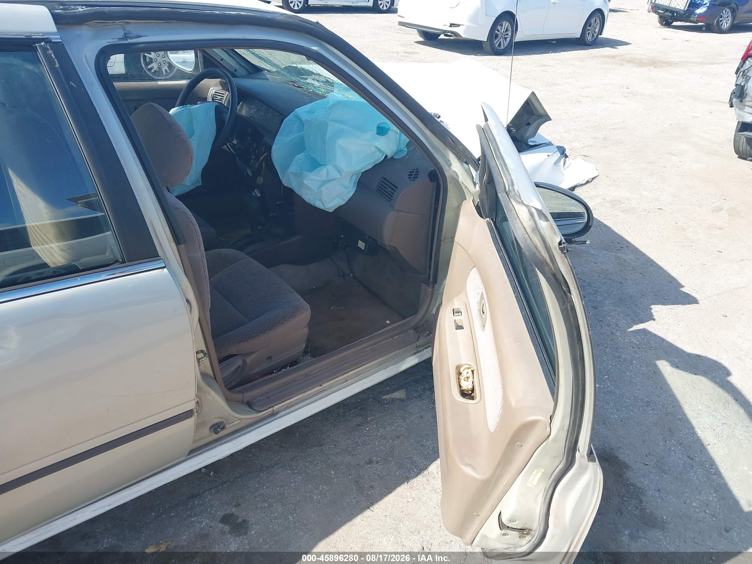 1998 Nissan Sentra Gxe/xe White vin: 3N1AB41D1WL058124