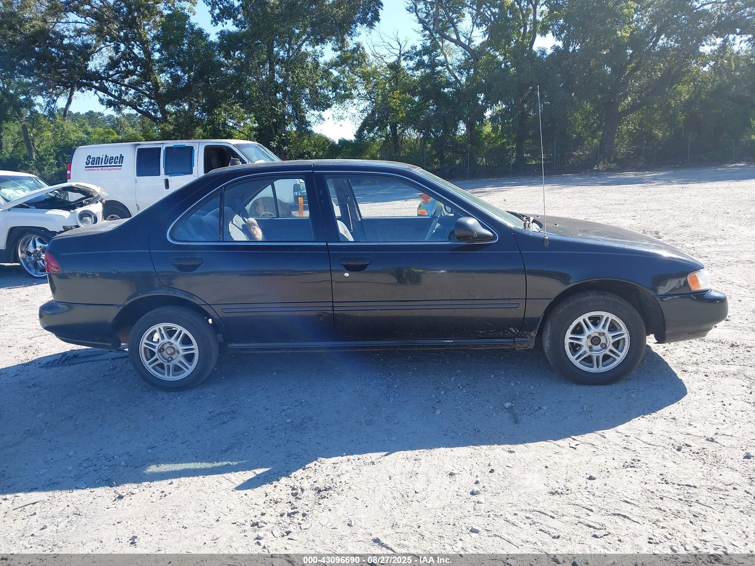 1996 Nissan Sentra Xe/gxe Черный vin: 3N1AB41D2TL008683