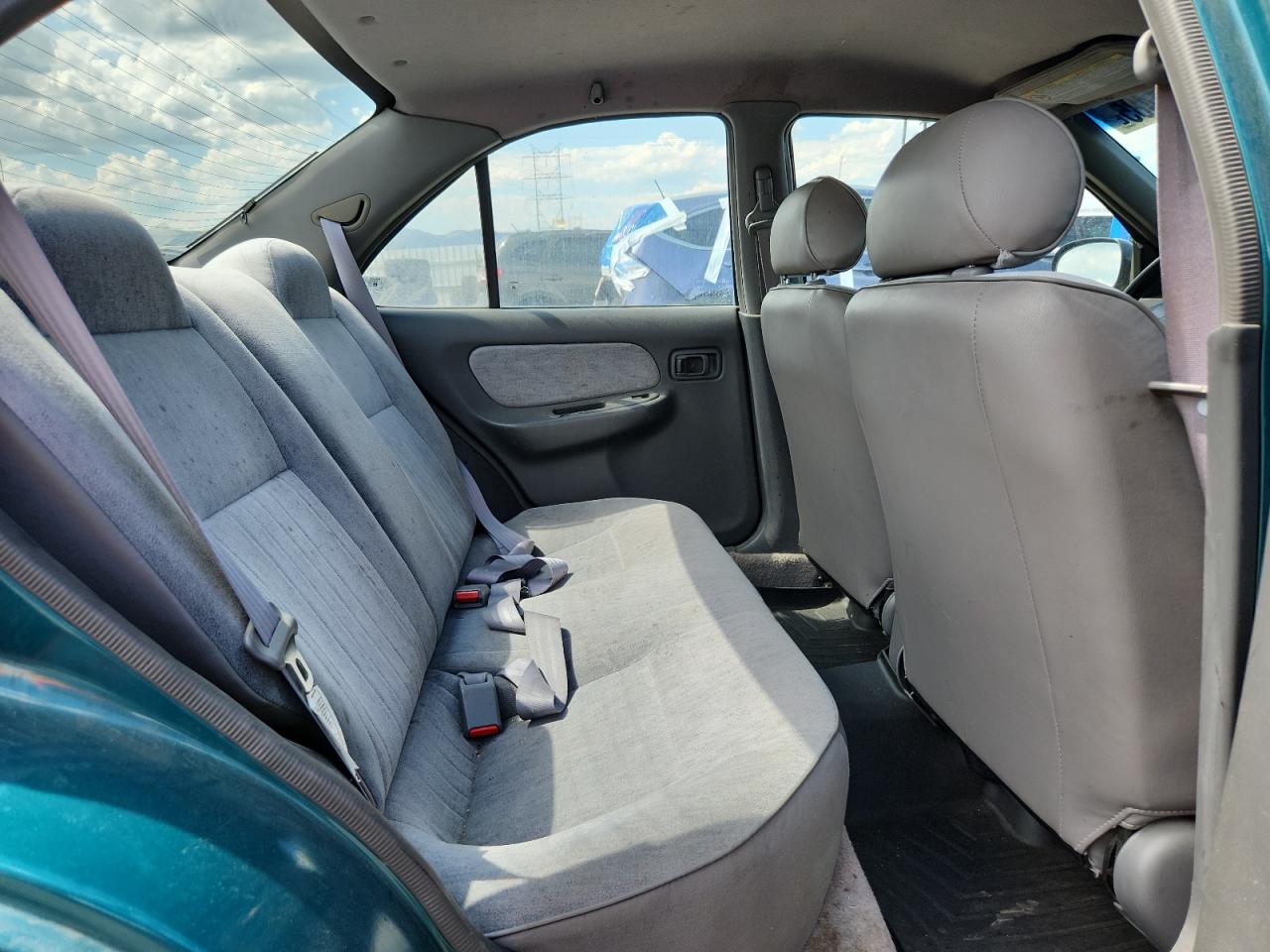 1997 Nissan Sentra Xe Green vin: 3N1AB41D5VL009751