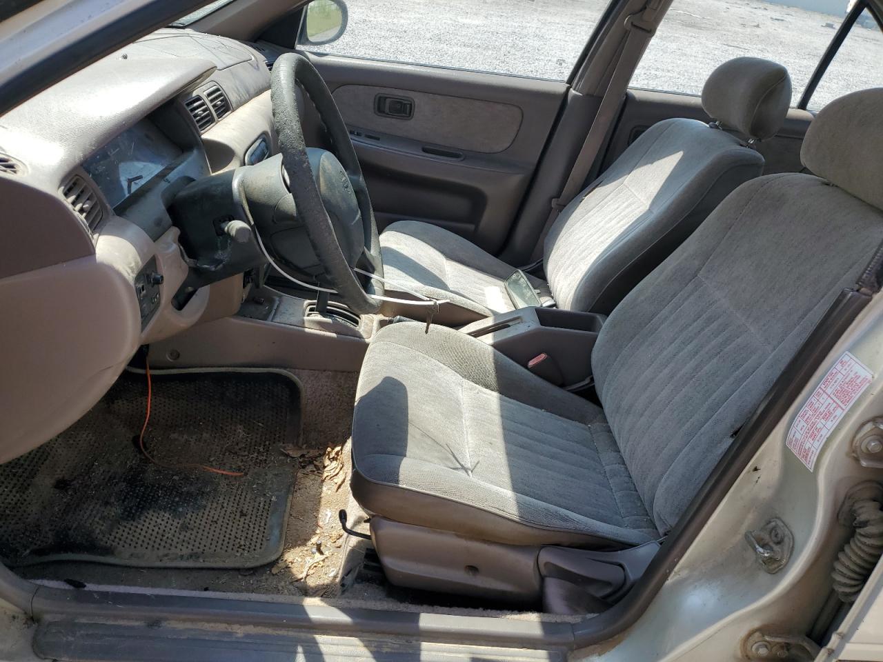 1997 Nissan Sentra Xe Beige vin: 3N1AB41D6VL017809