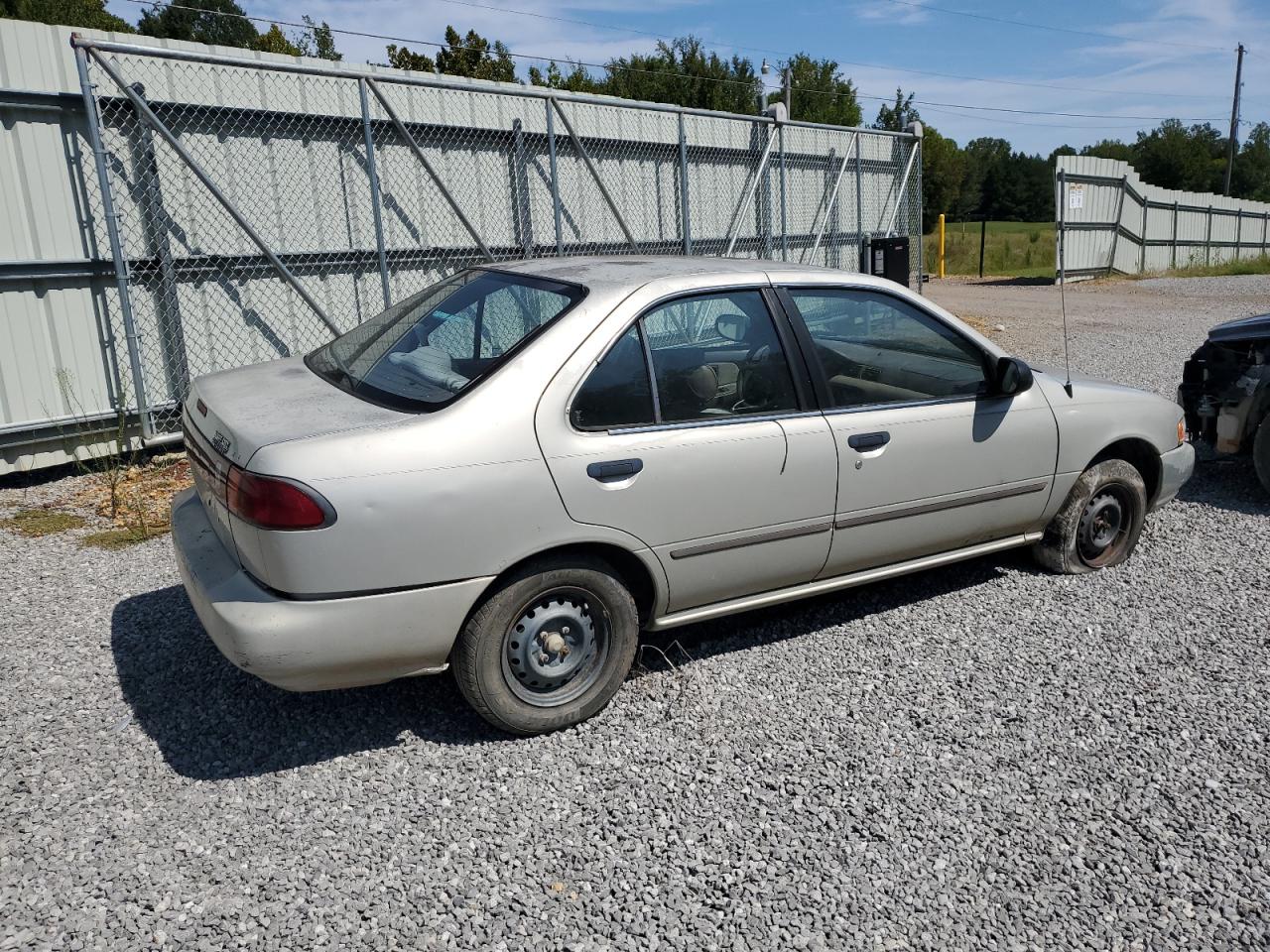 1997 Nissan Sentra Xe Beige vin: 3N1AB41D6VL017809
