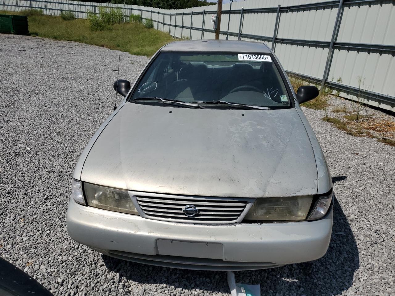 1997 Nissan Sentra Xe Beige vin: 3N1AB41D6VL017809