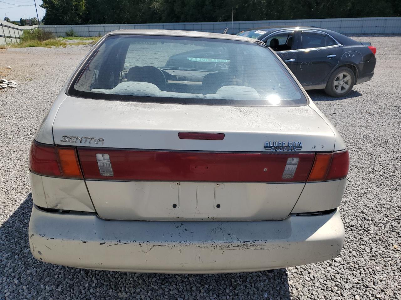 1997 Nissan Sentra Xe Beige vin: 3N1AB41D6VL017809