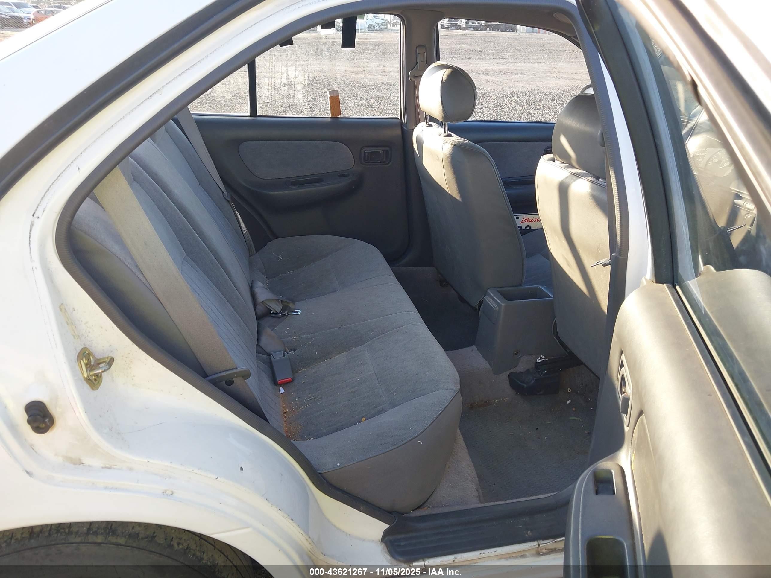 1997 Nissan Sentra Gle/gxe/xe White vin: 3N1AB41D7VL005524