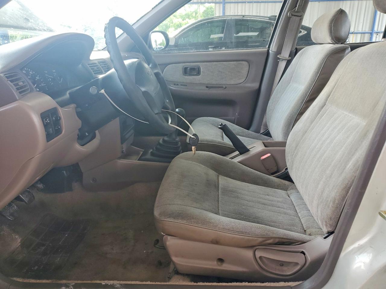 1997 Nissan Sentra Base Silver vin: 3N1AB41D7VL034425